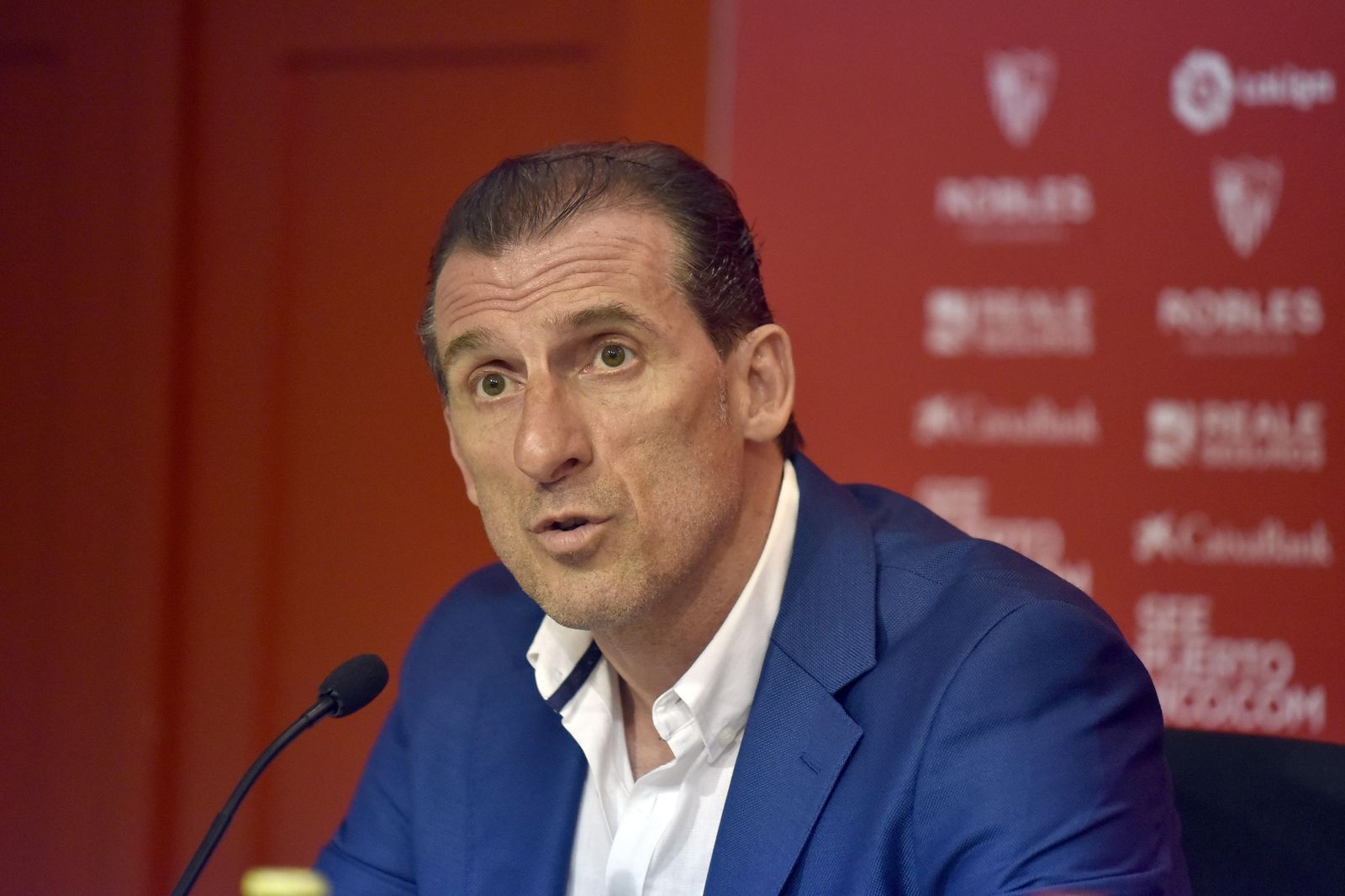 Las presentación de Óscar Arias, en imágenes