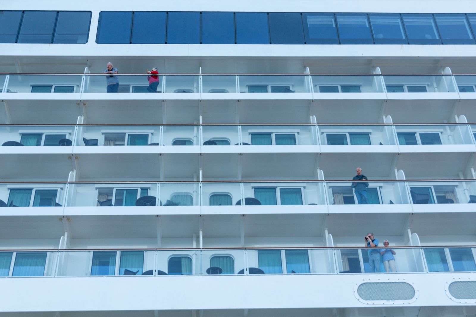 El Spirit Of Discovery inaugura la temporada de cruceros en el Puerto de Motril, en imágenes