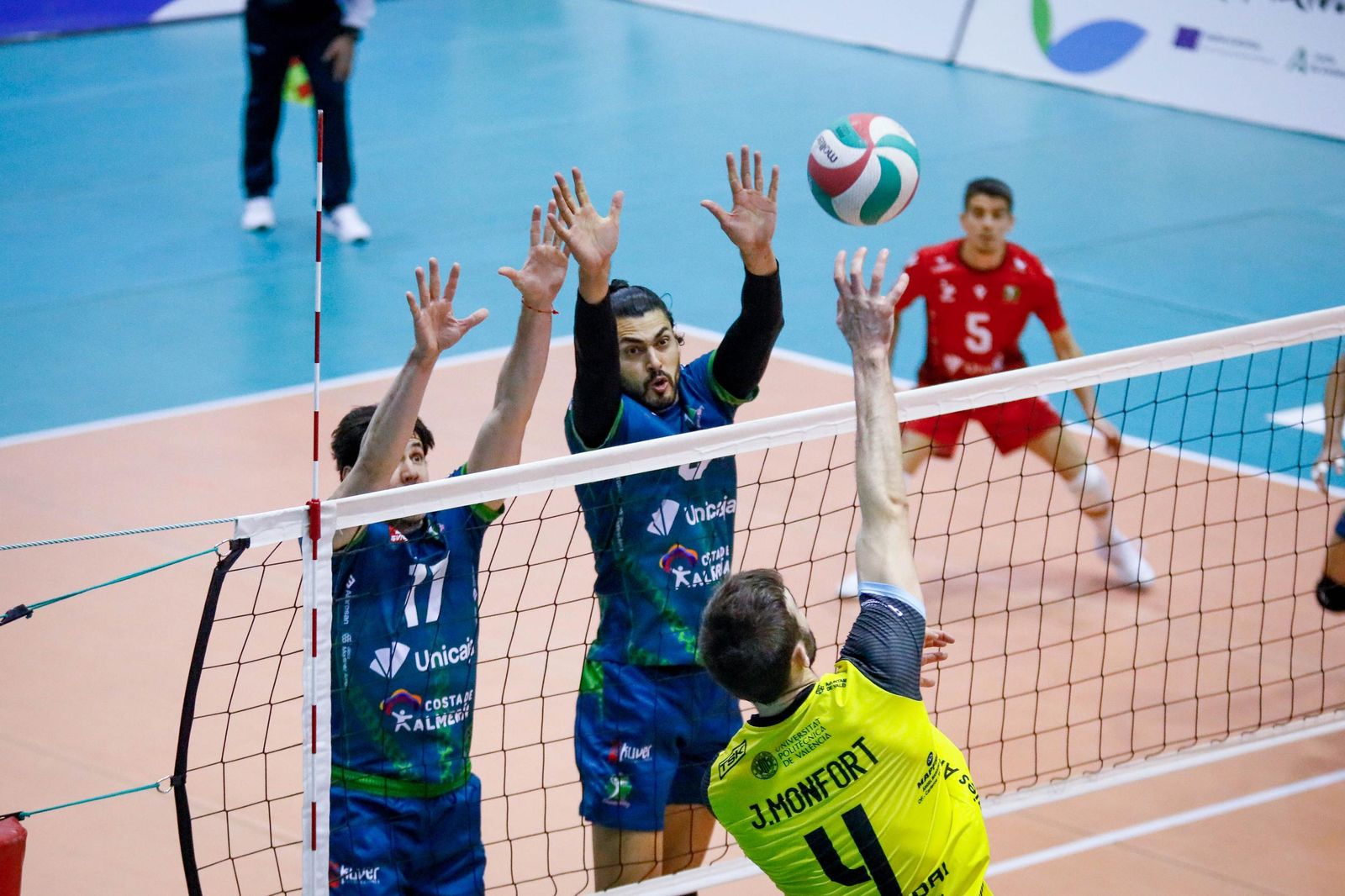 Las imágenes del Unicaja Costa de Almería-Leleman Conqueridor, primer partido del play off por el título de Superliga en Almería