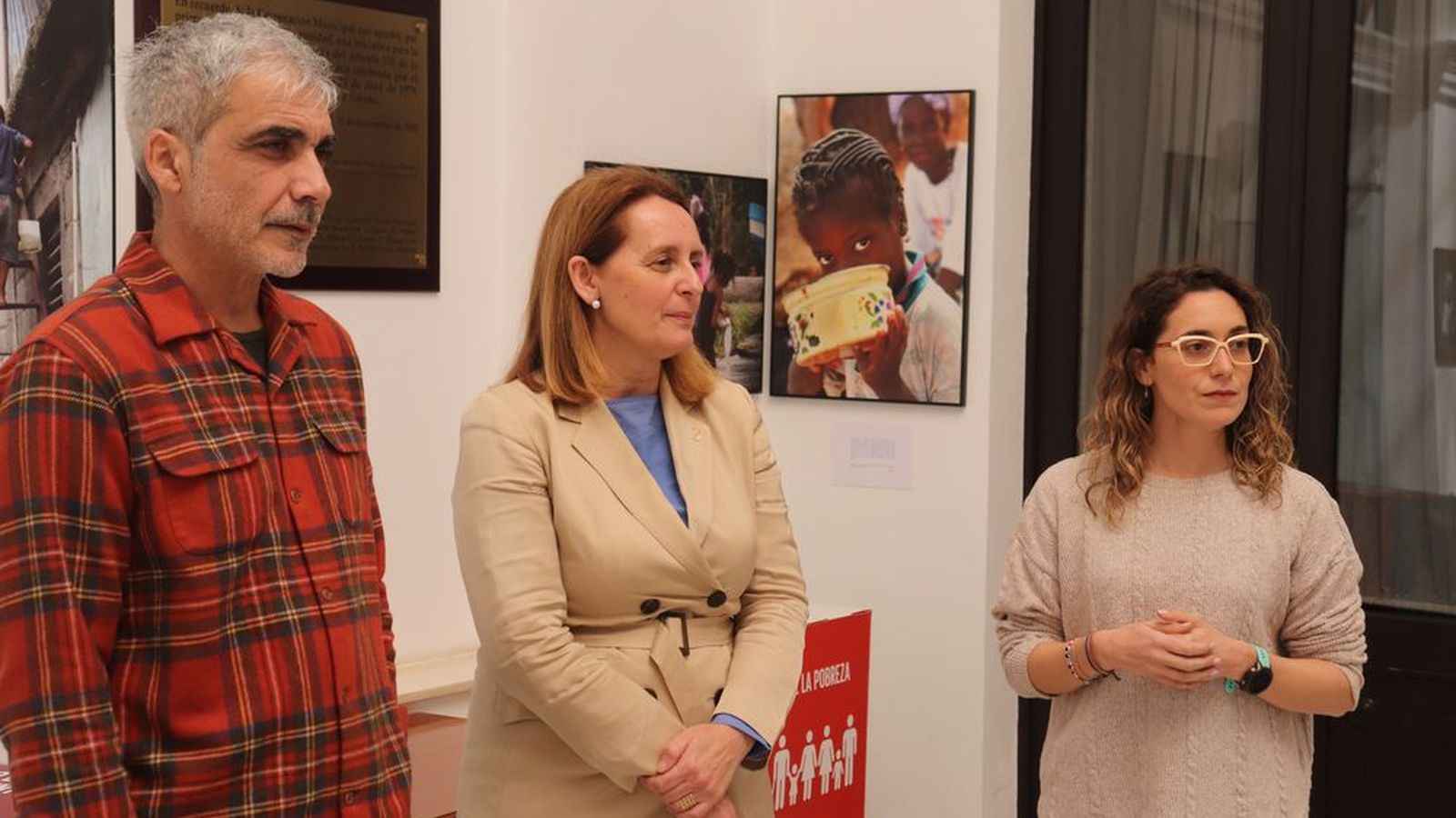 Chamizo, Salvador y López en la apertura de la muestra