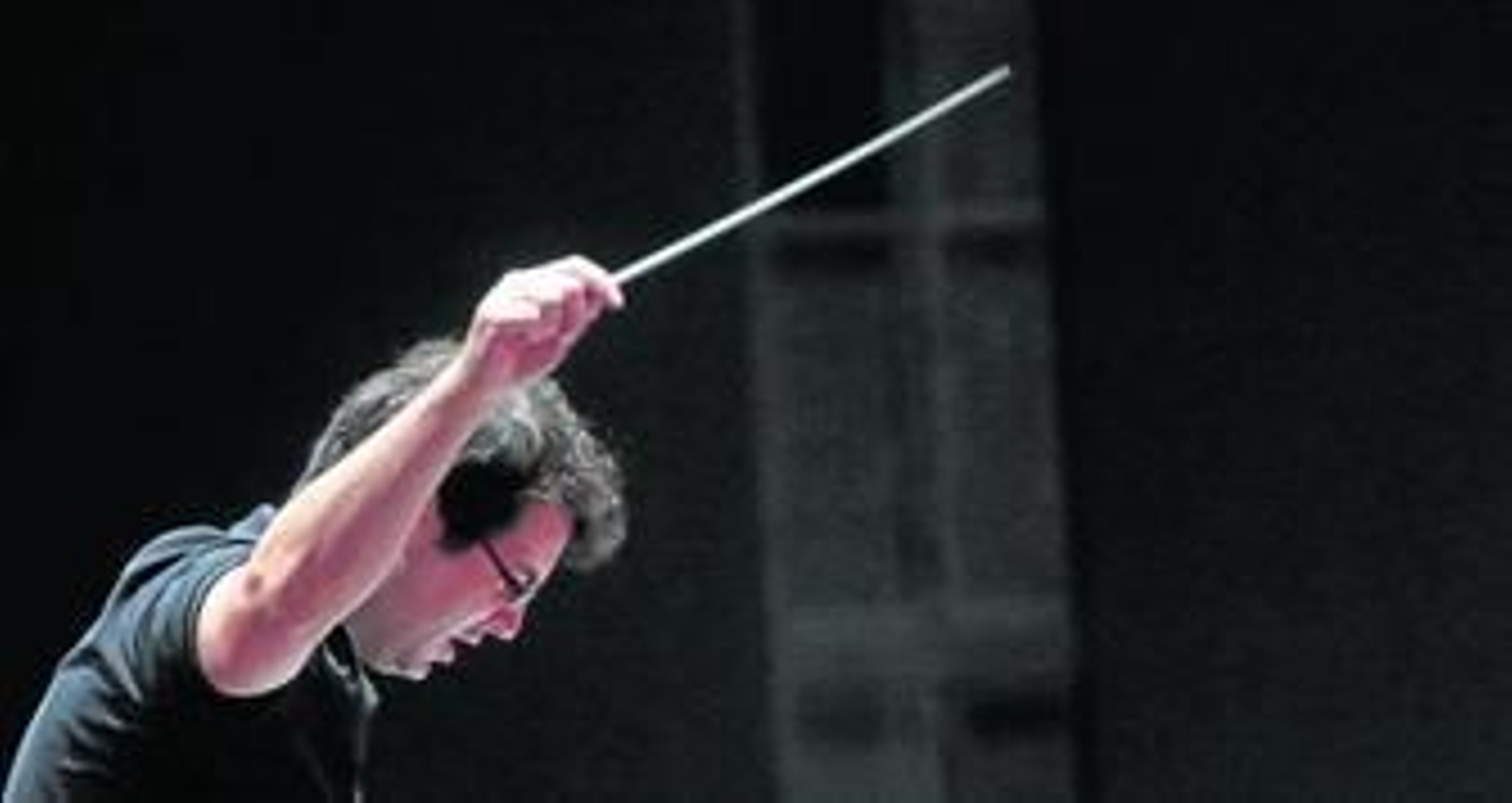 Fernando Velázquez (Bilbao, 1976) regresa a la dirección de la Sinfónica un año después de capitanear la obra de Michael Giacchino.