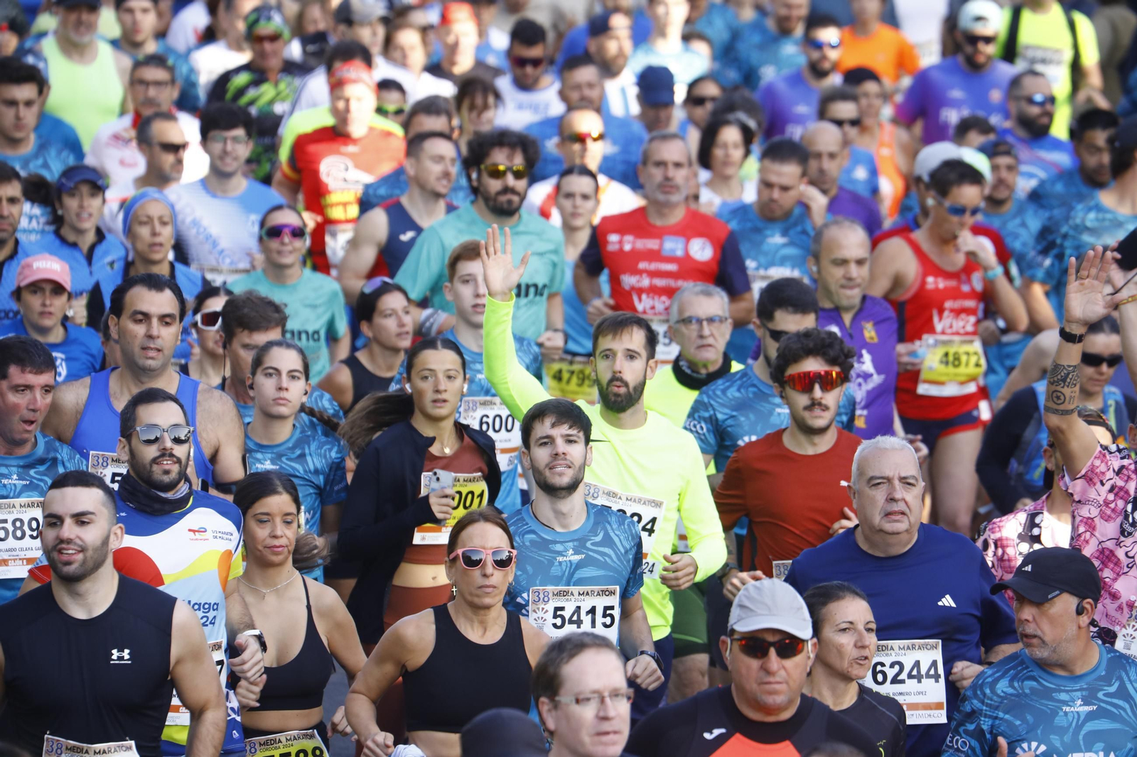 Las mejores fotos de la salida de la Media Maratón de Córdoba 2024