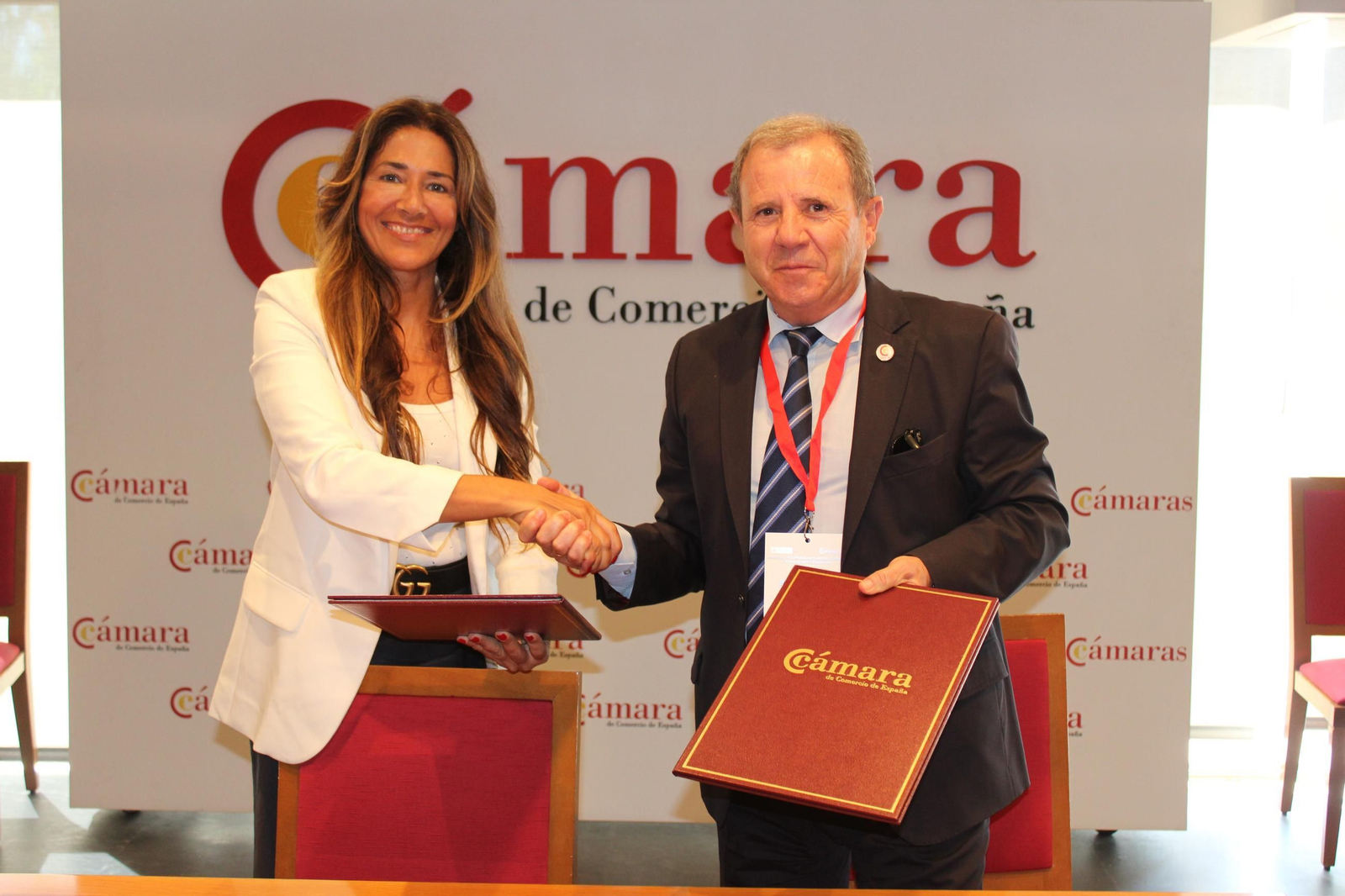 Firma del convenio de colaboración.