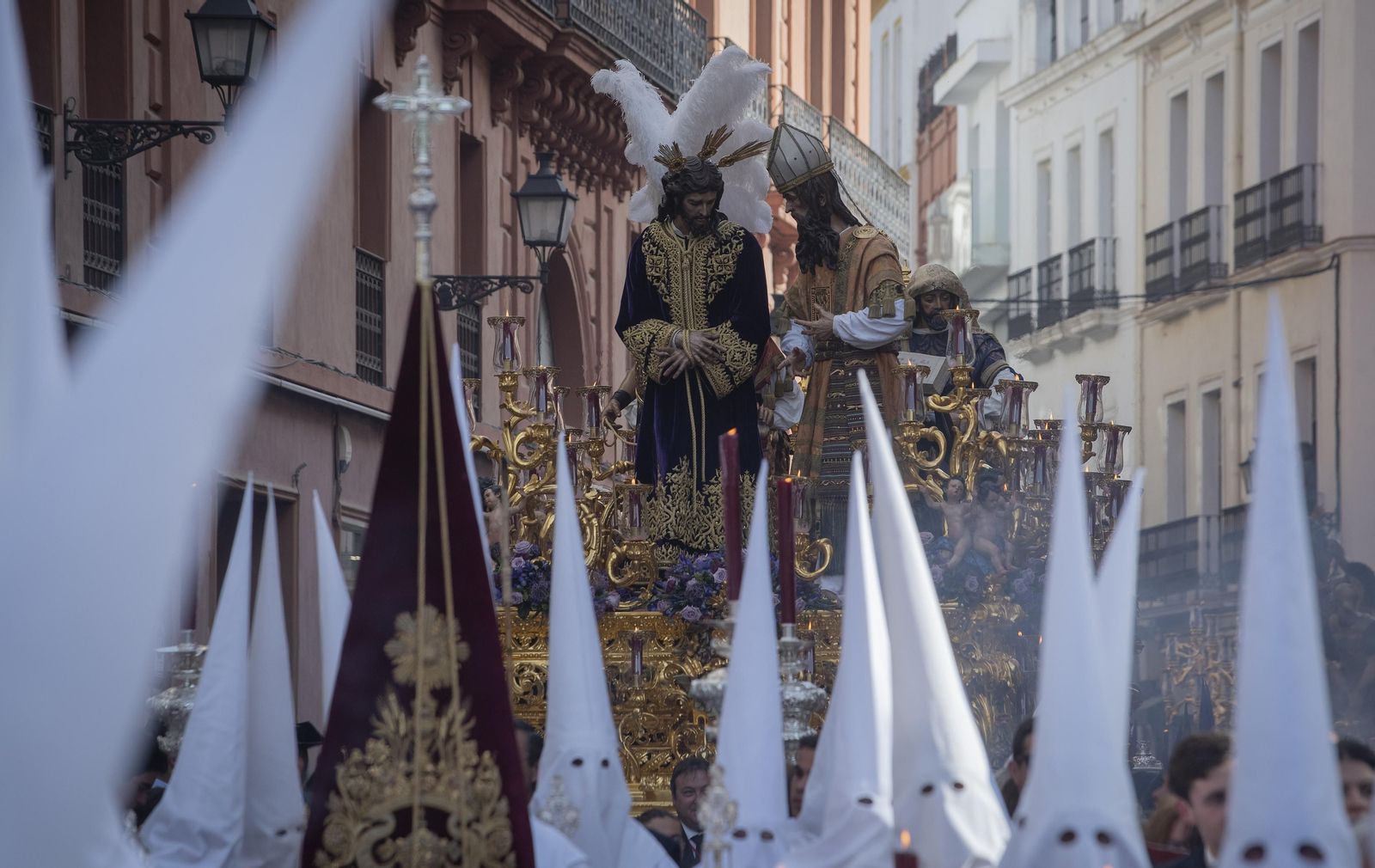 Las imágenes del Santo Entierro Grande por la Campana