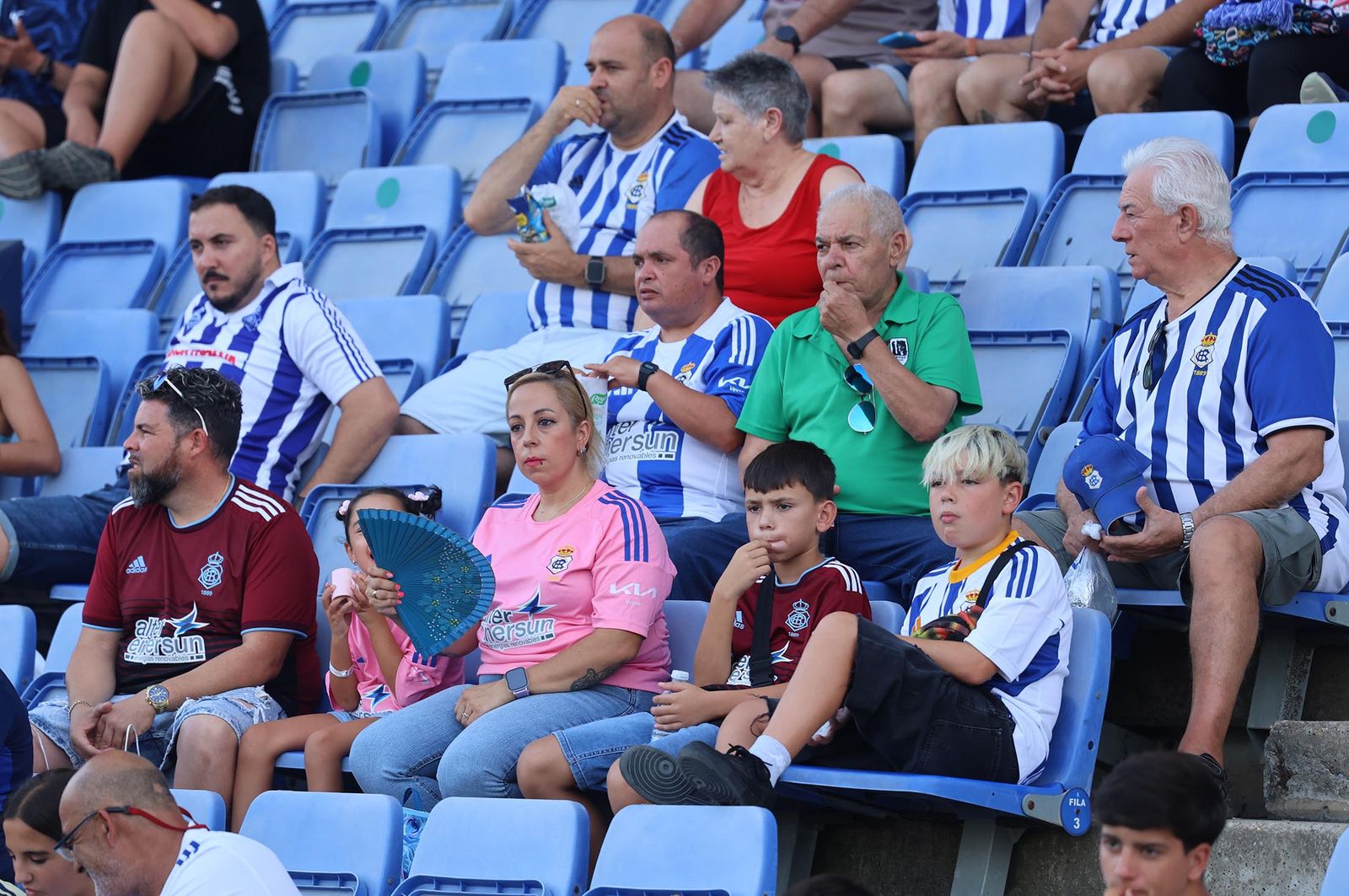 Búscate en las gradas del estadio en la celebración del Trofeo Colombino