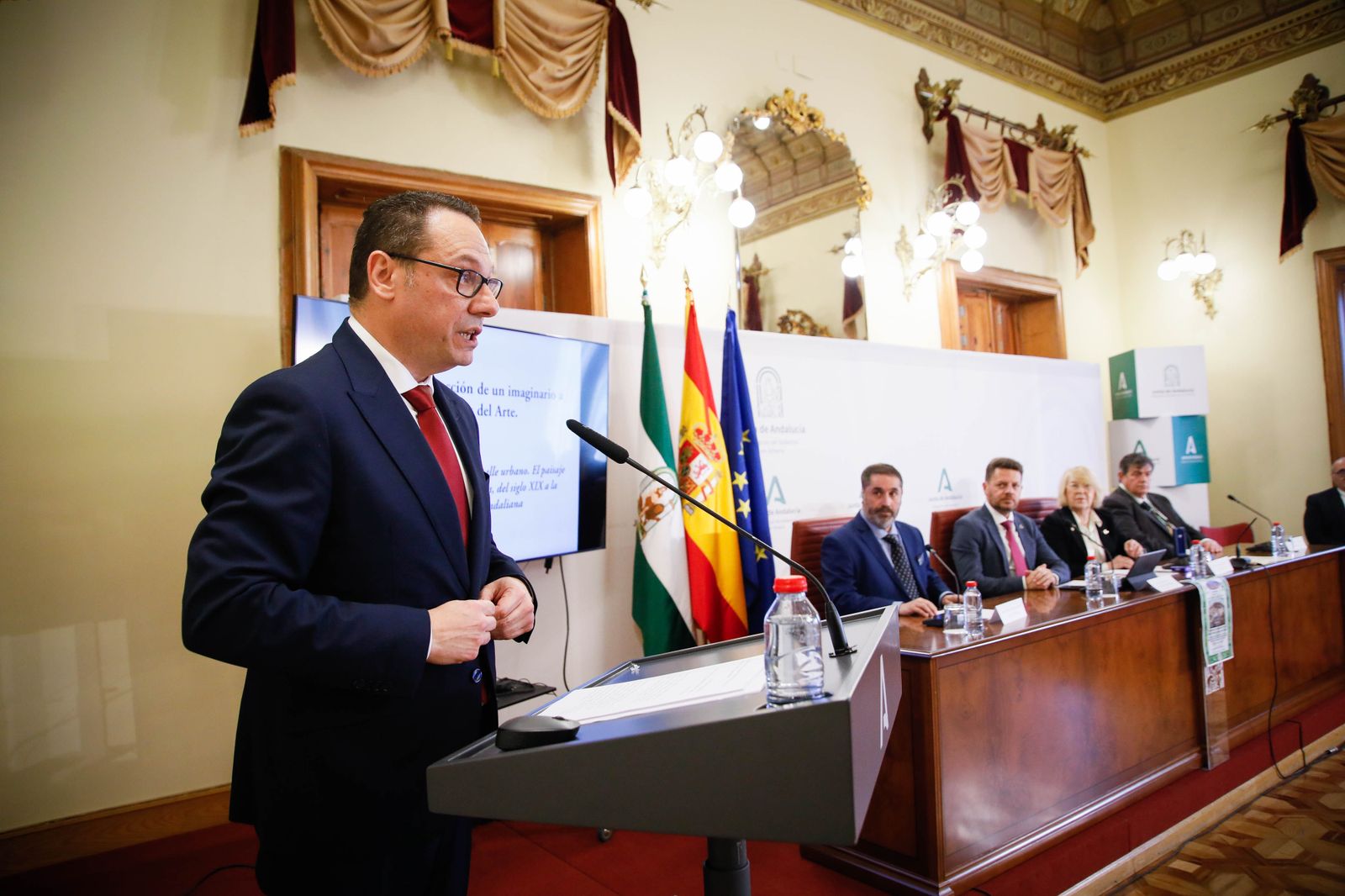 Juan Manuel Martín Robles ingresa como académico de Historia de Andalucía y te lo contamos en imágenes