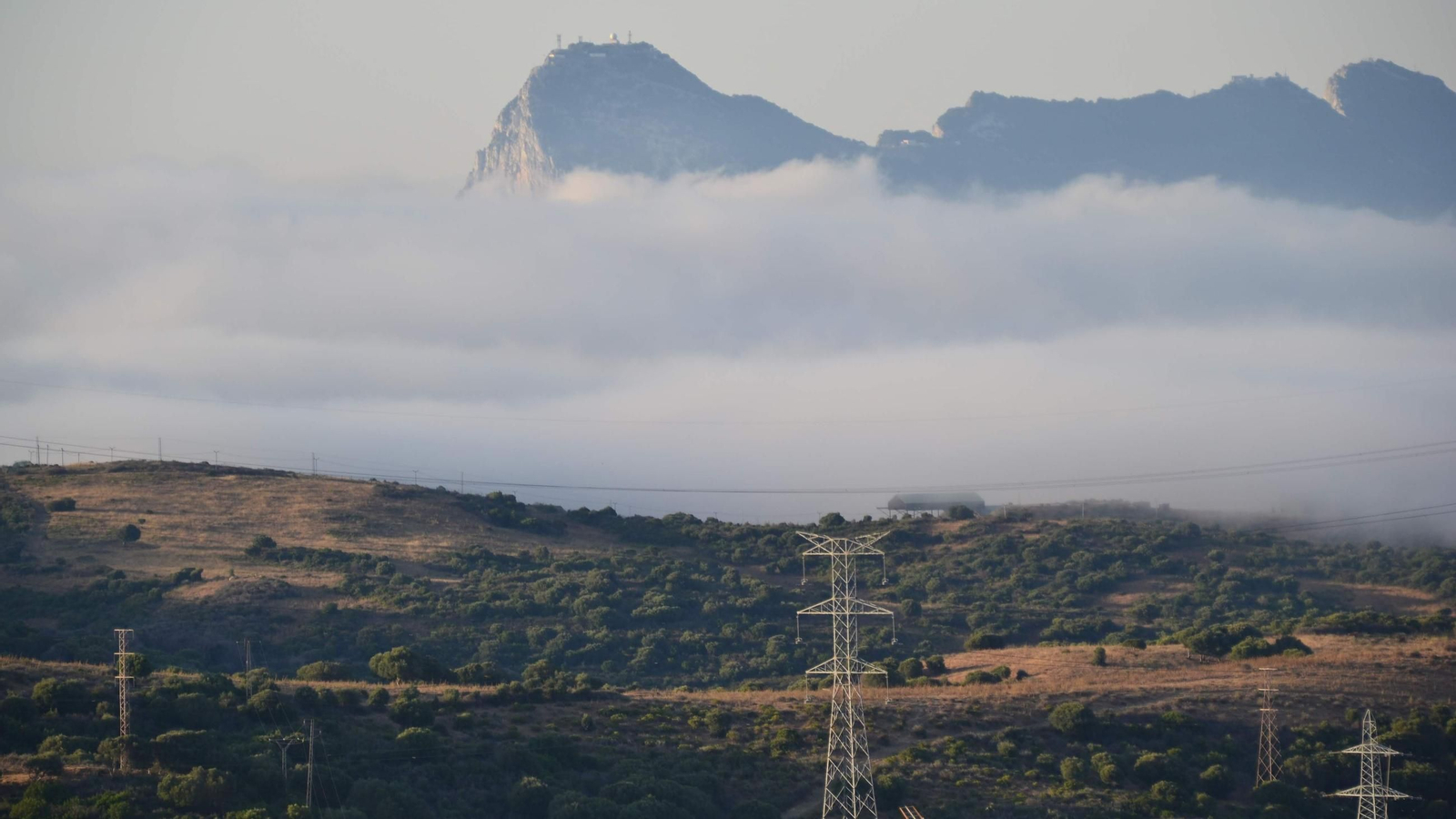Vistas del Campo de Gibraltar desde Sierra Carbonera, ubicada entre San Roque y La Línea de la Concepción.