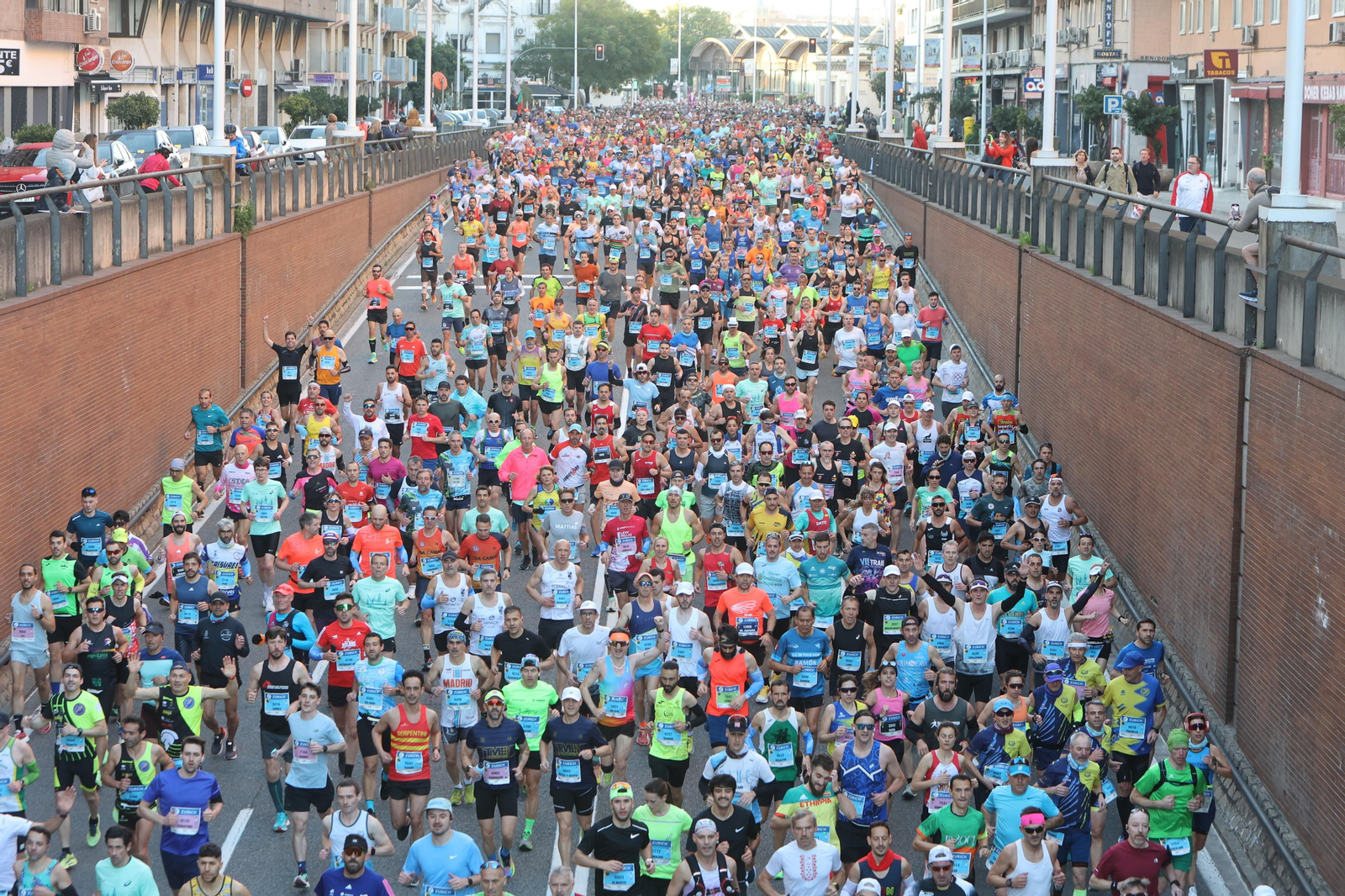 Búscate en la Zurich maratón de Sevilla