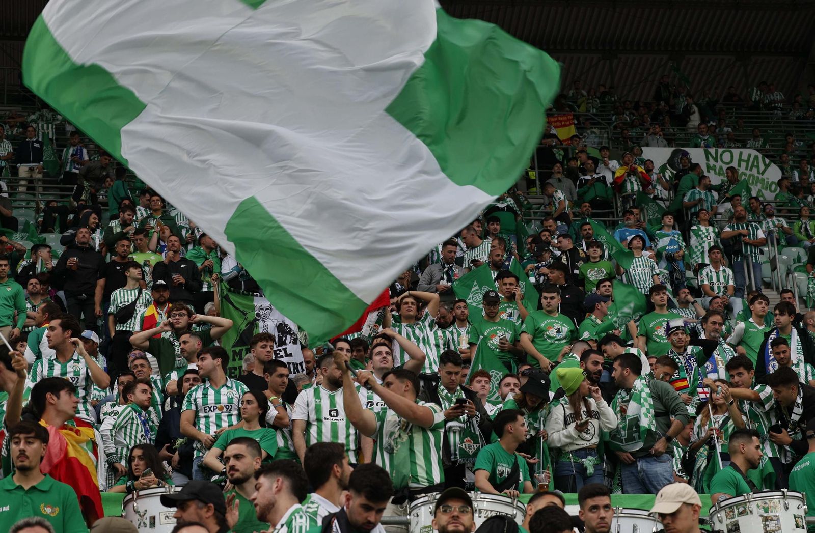 La afición del Betis en la final de la Conference League
