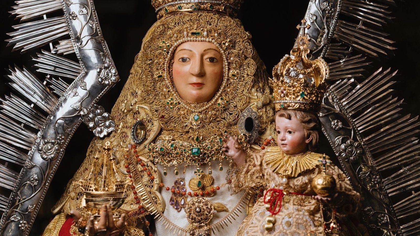 La imponente Virgen de Consolación, patrona utrerana