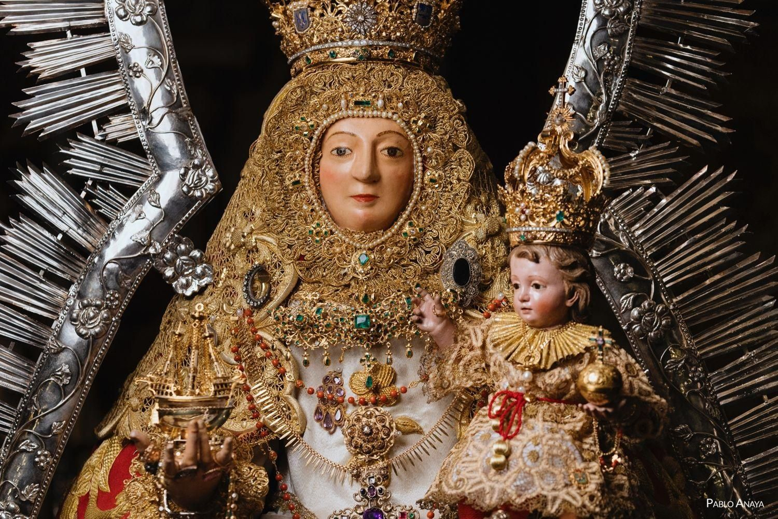 La imponente Virgen de Consolación, patrona utrerana