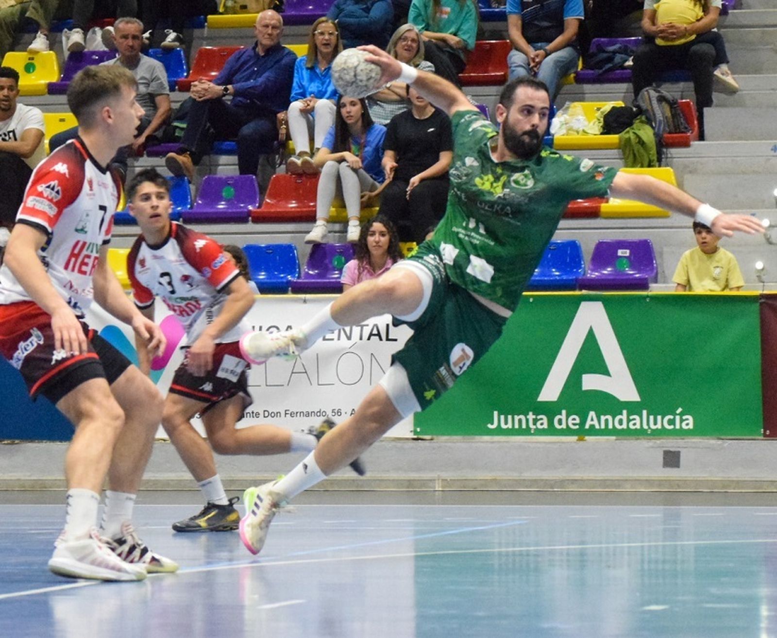 El Dólmenes Antequera cae con orgullo en la segunda ronda de Copa ante Nava (39-43)