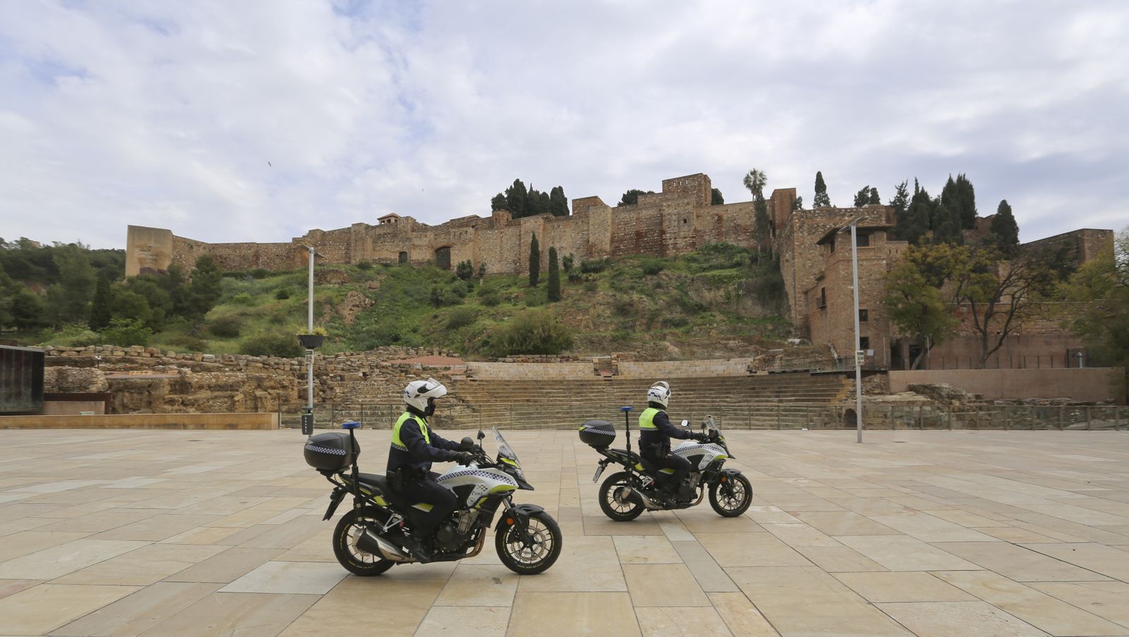 Dos policías locales en Málaga capital.