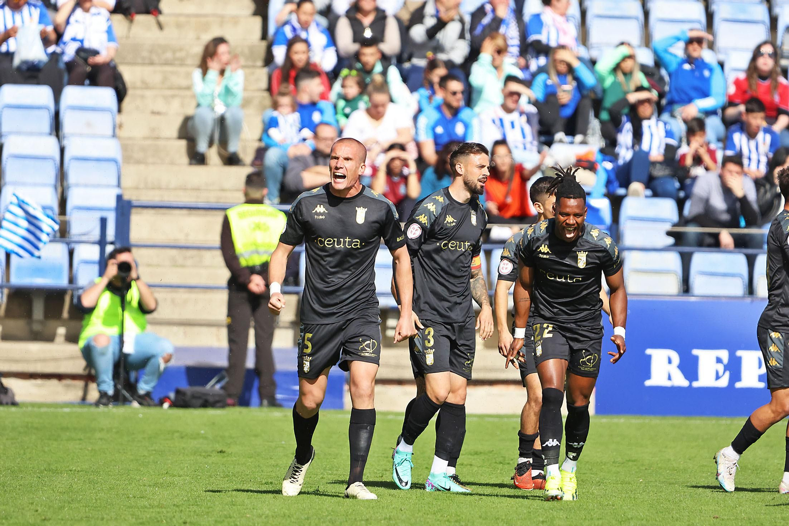 Imágenes del encuentro entre el Recreativo de Huelva y la AD Ceuta FC