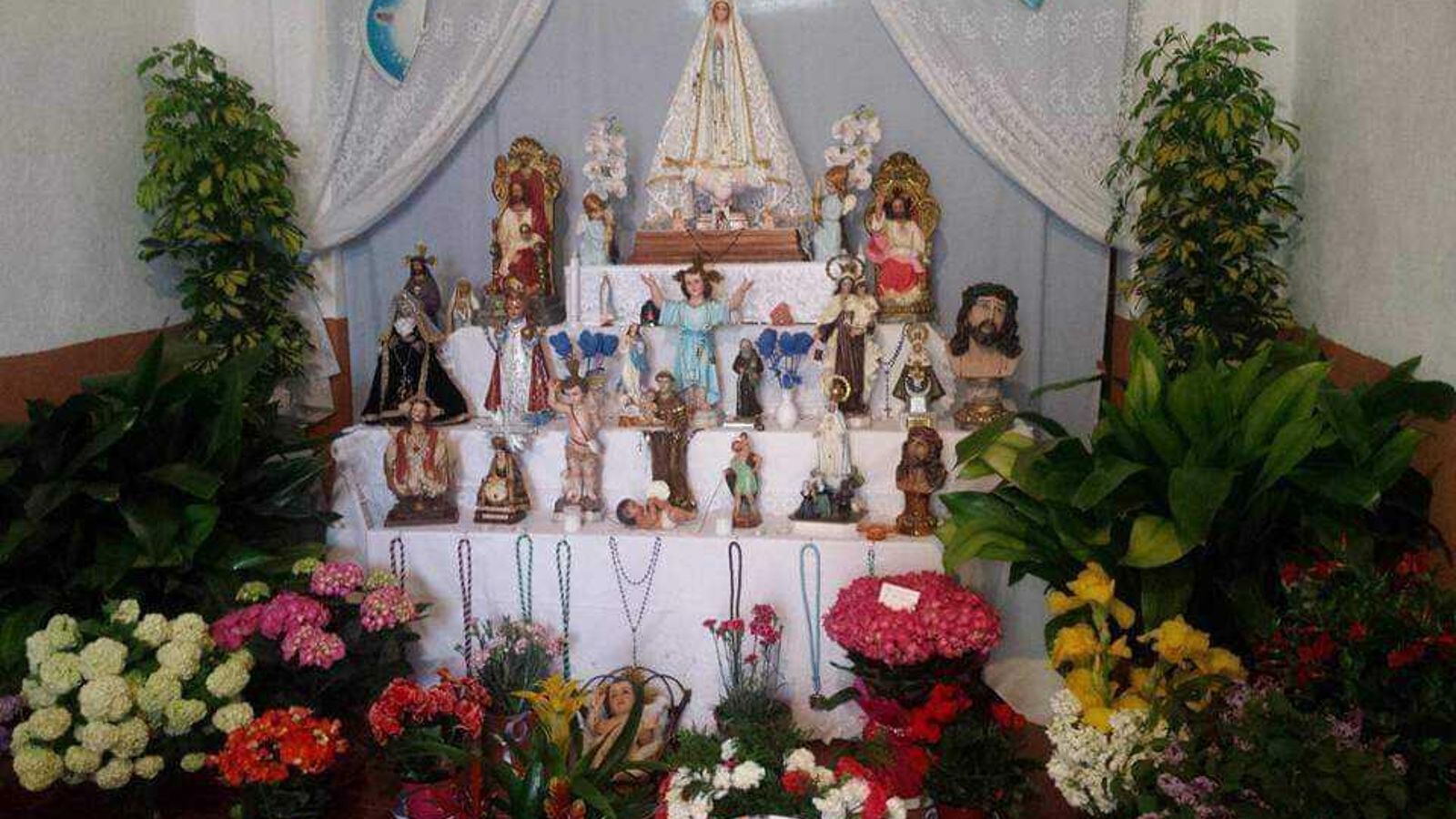 Uno de los altares que se veneran estos días en Pozo Alcón.