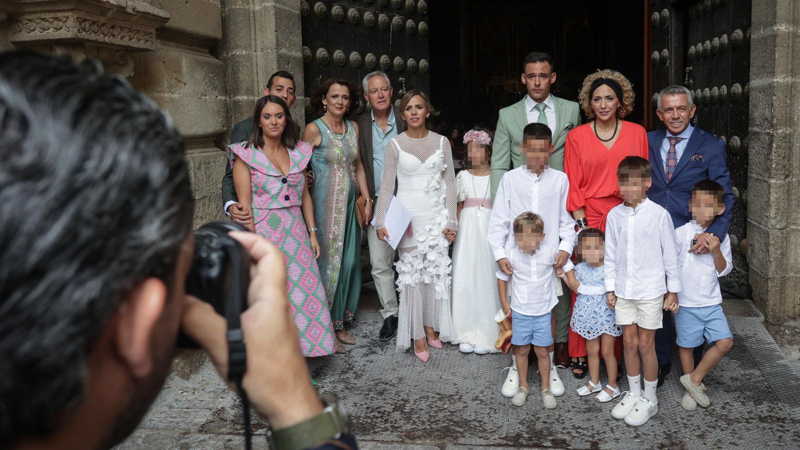 Imágenes de los asistentes a la comunión de la nieta del empresario José Luis López en Jerez