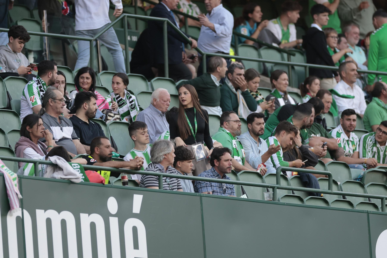 Búscate en las fotos del Betis - Osasuna