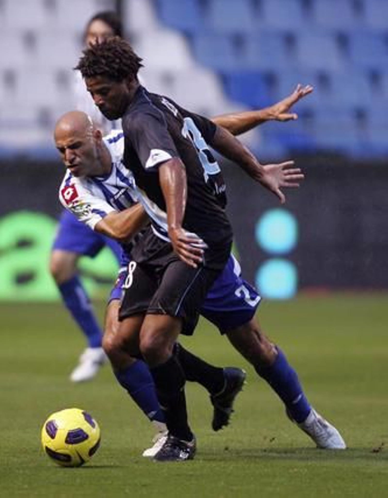 El Málaga se lleva un castigo severo de Riazor (3-0). El equipo blanquiazul se fue al descanso con dos goles en contra y no pudo reconducir el partido en el segundo tiempo.