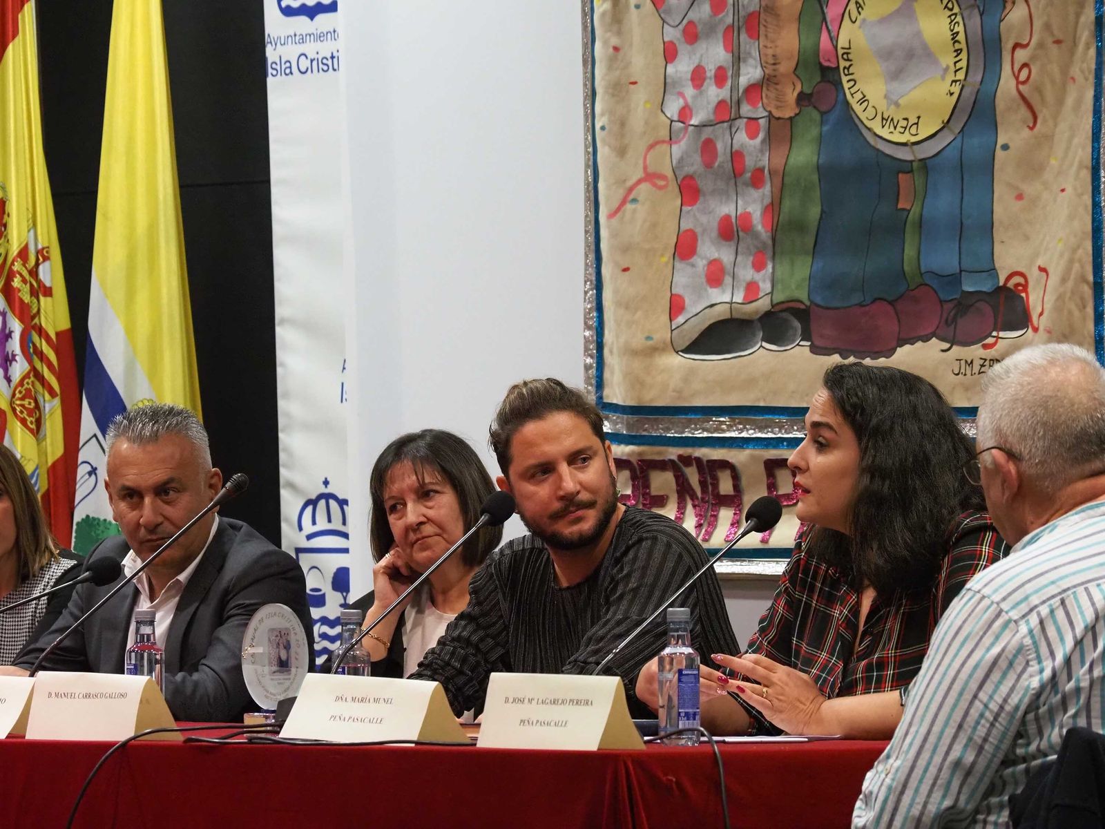 Manuel Carrasco regresa a su Isla Cristina para recibir el Galardón de la Peña Pasacalles, en imágenes