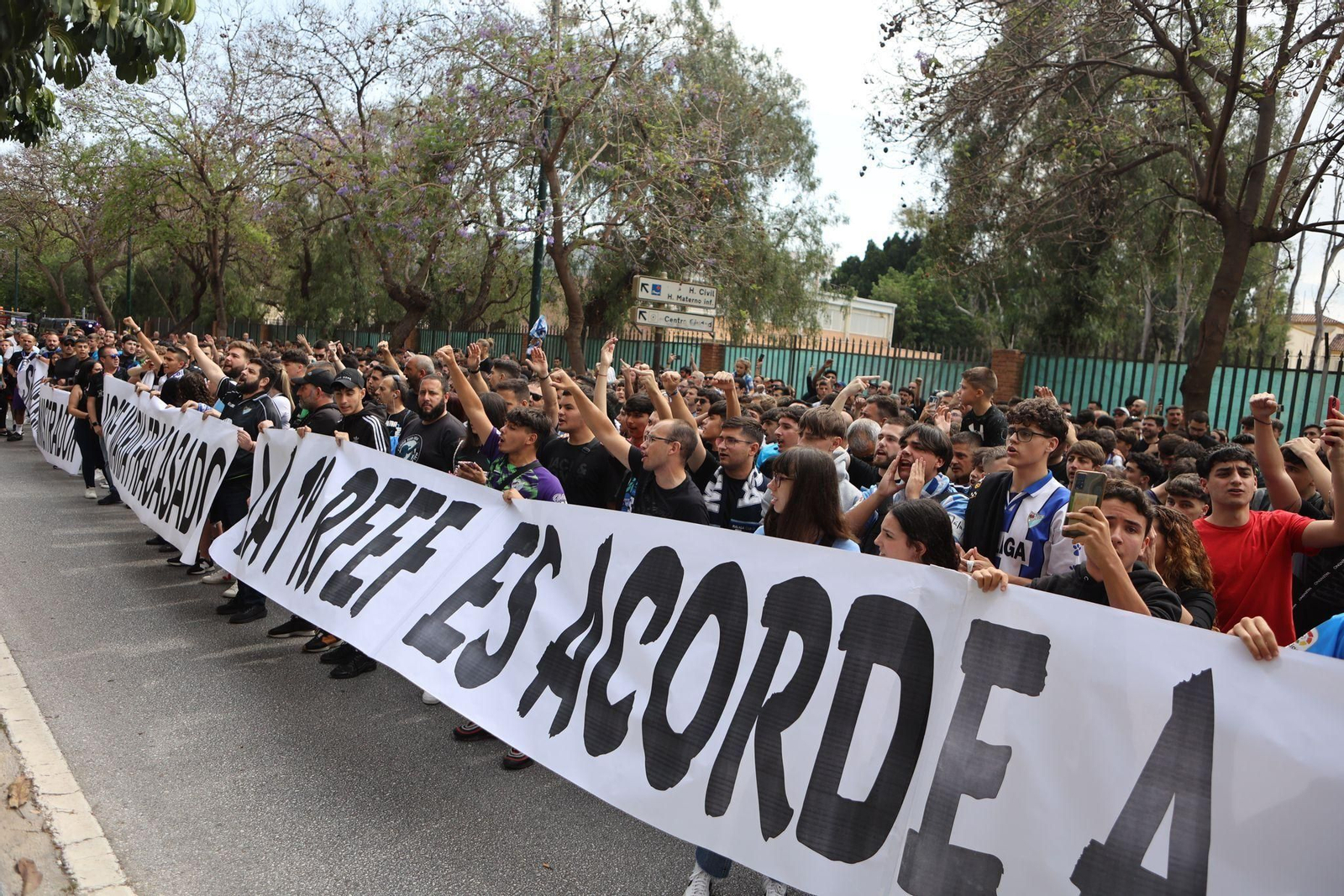 Durísimas críticas de la afición del Málaga CF en la protesta
