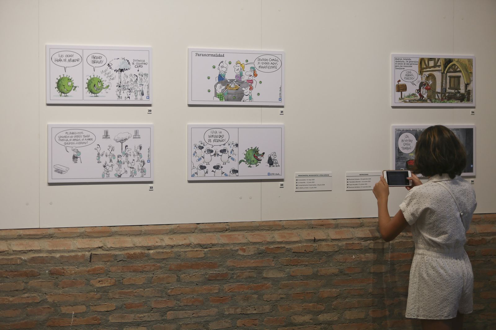 Exposición de viñetas de Miki y Duarte (fotos)