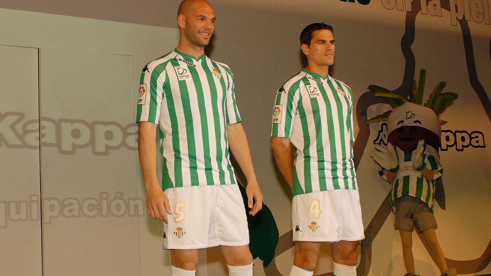 Rivas y Juanito en la presentación de la camiseta del Centenario.