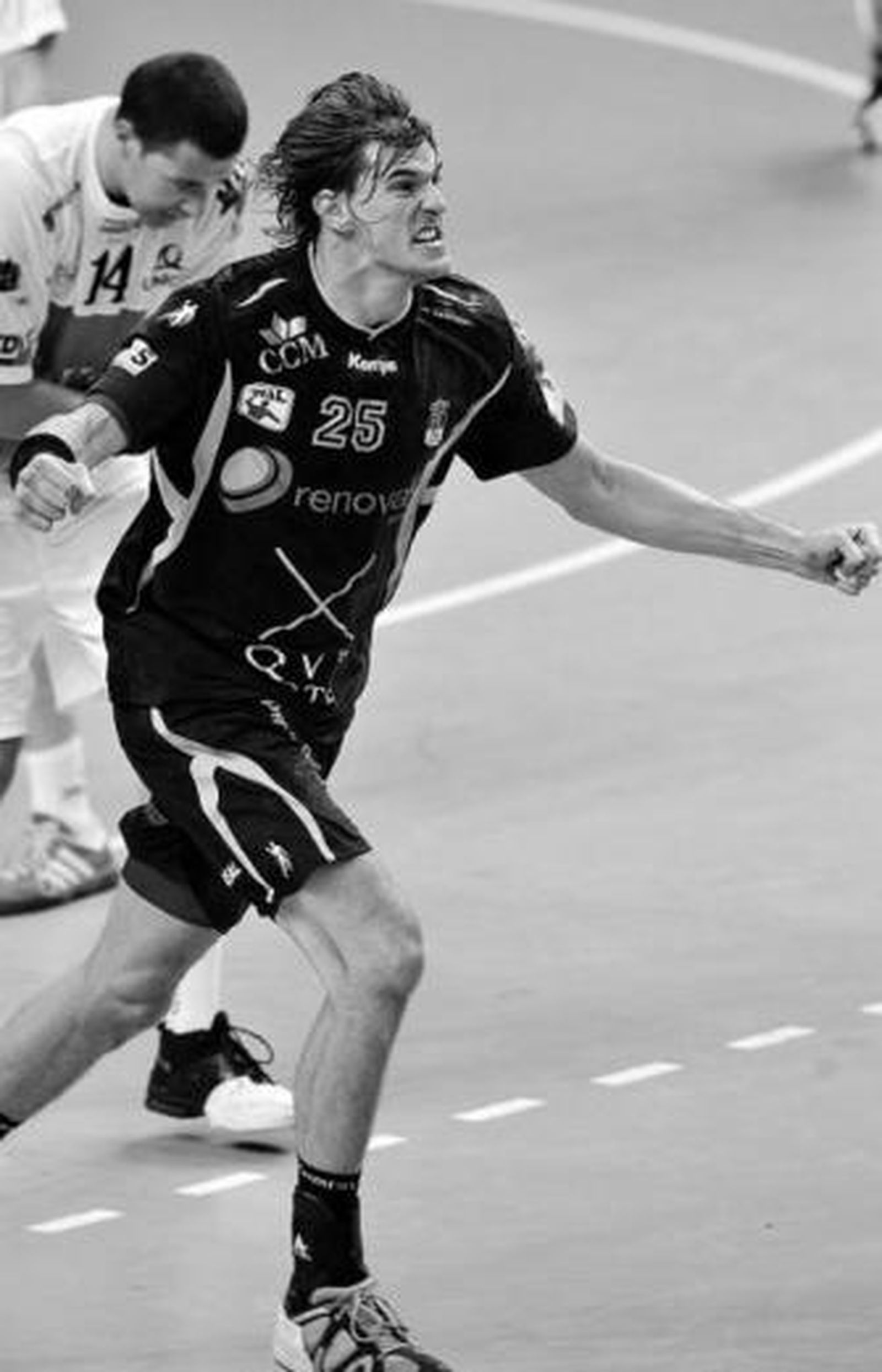 Morros celebra con rabia uno de sus goles.