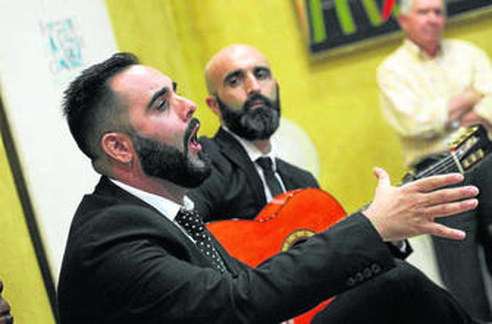 Manuel peralta, en plena actuación ayer en San Roque.