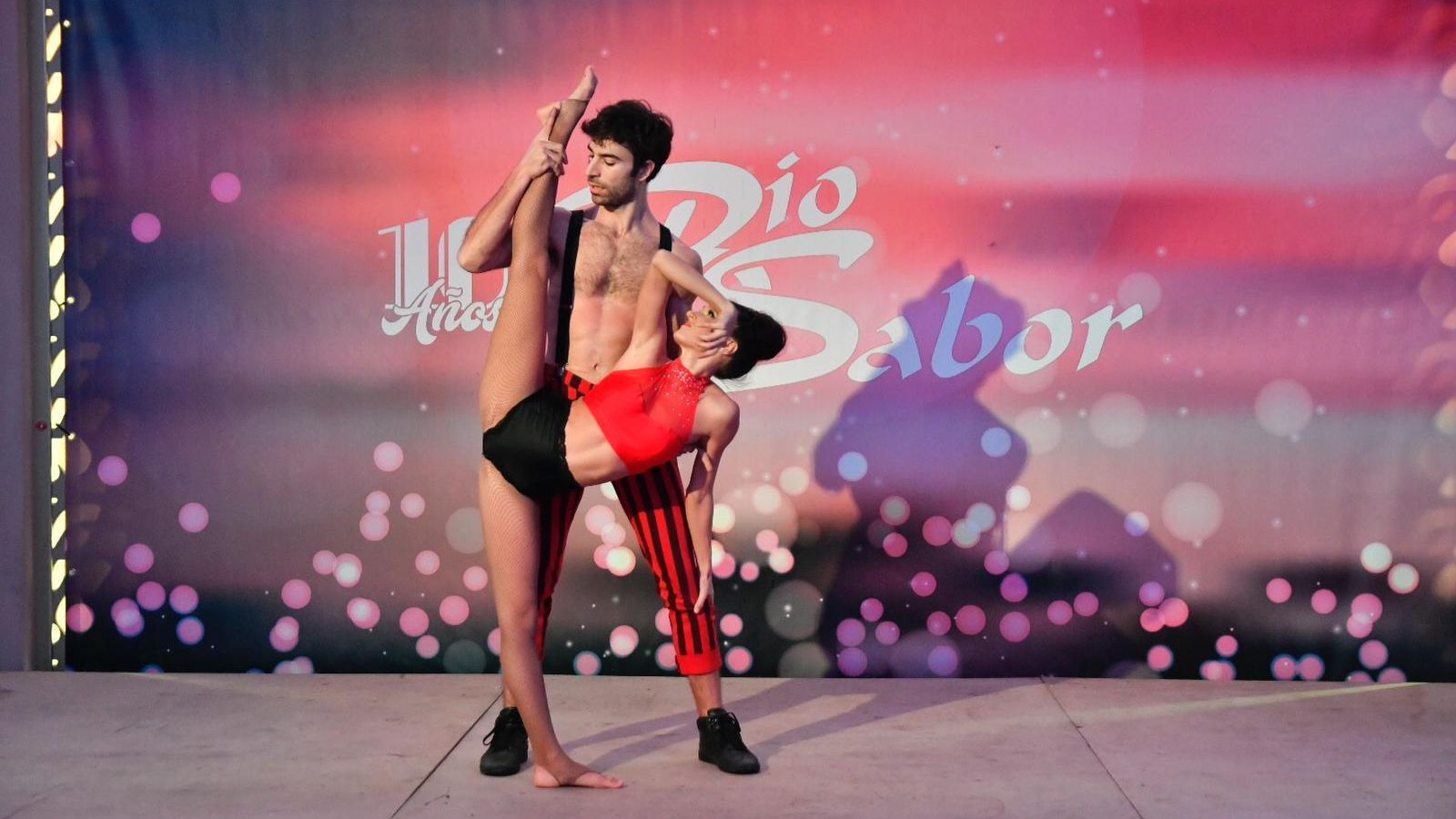 Biosabor celebró su décimo aniversario con una impresionante actuación artística.