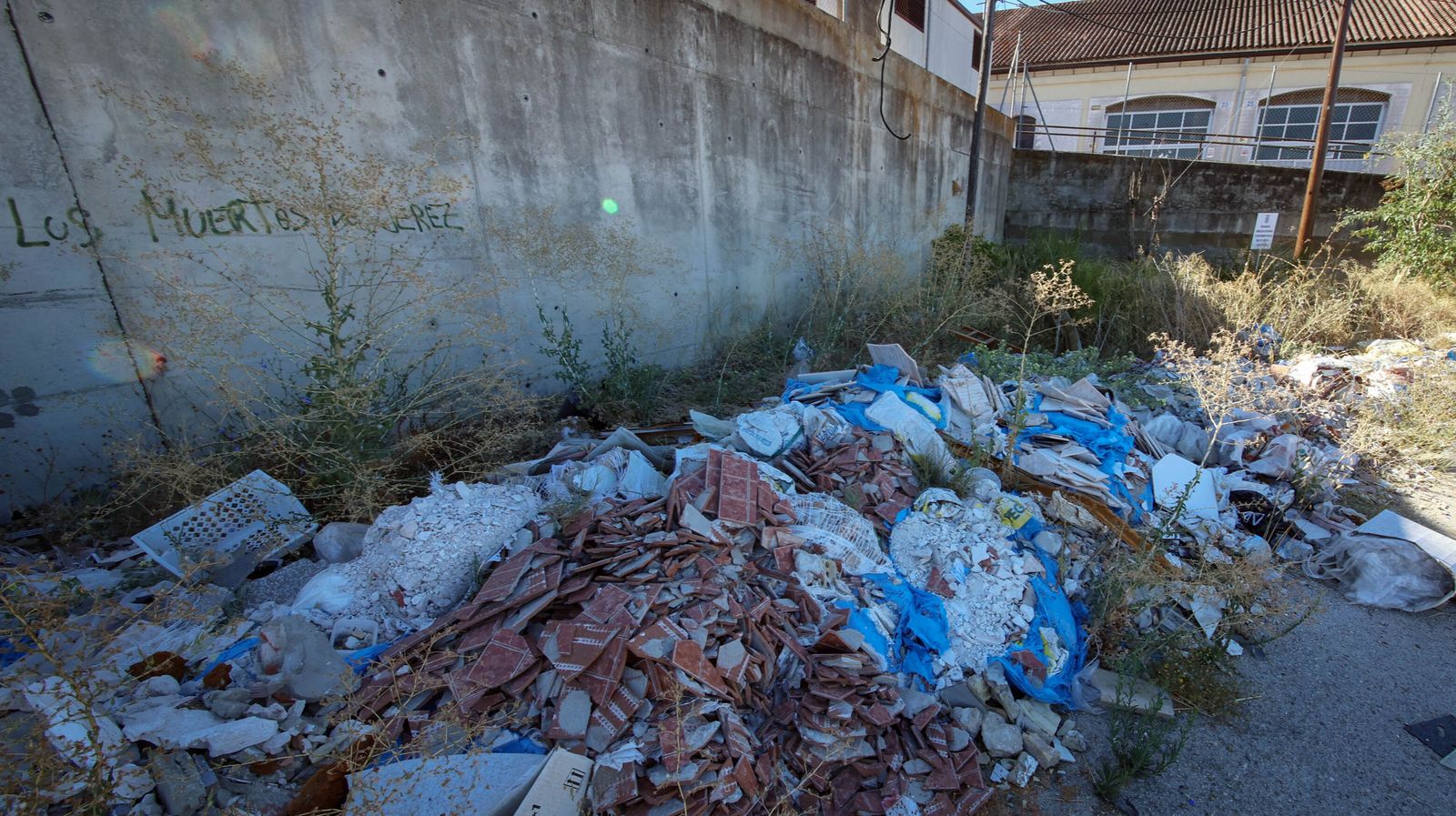 Escombrera ilegal en Jerez