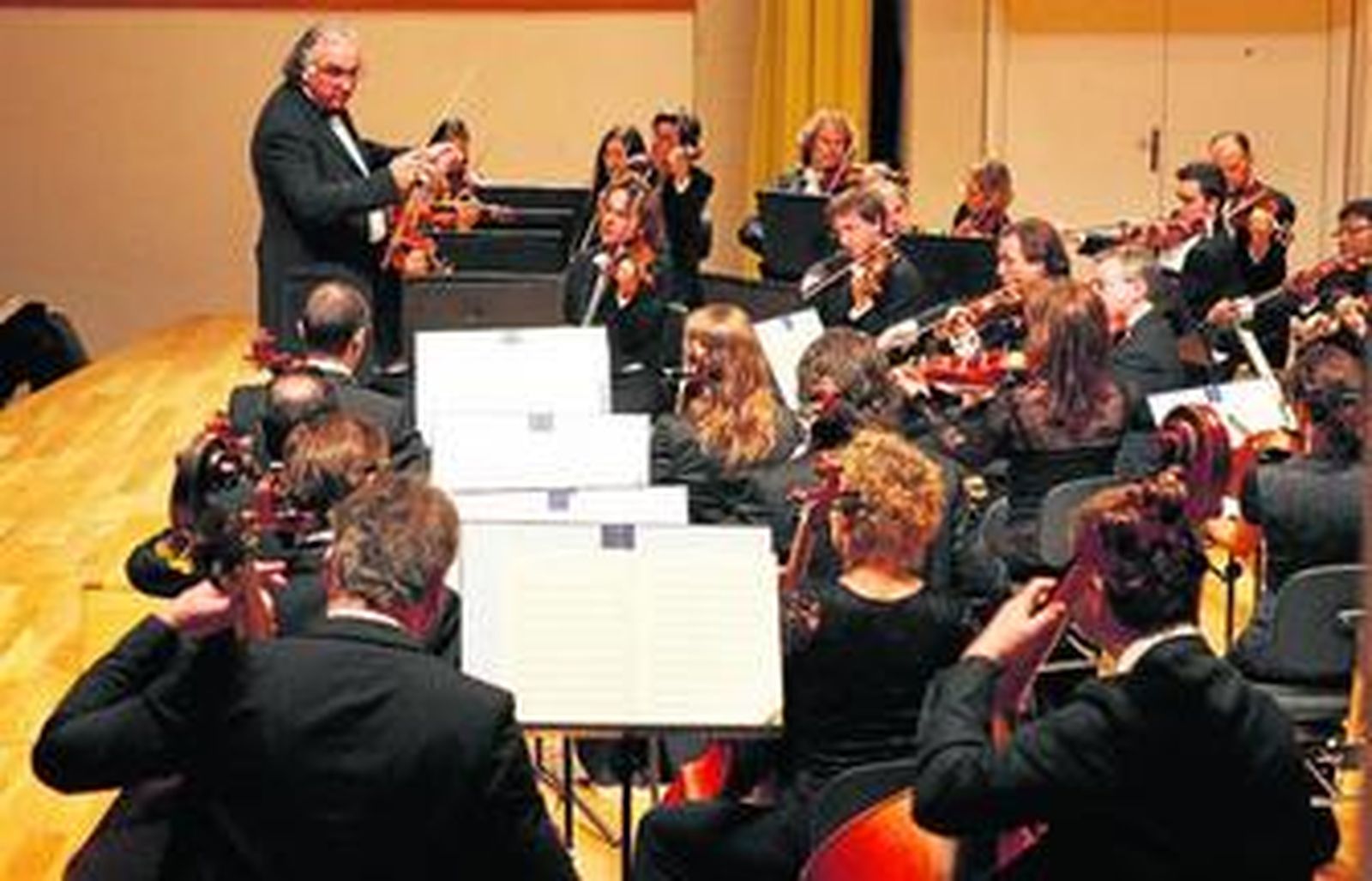 La OCG, durante su actuación bajo la batuta de Jordi Mora.