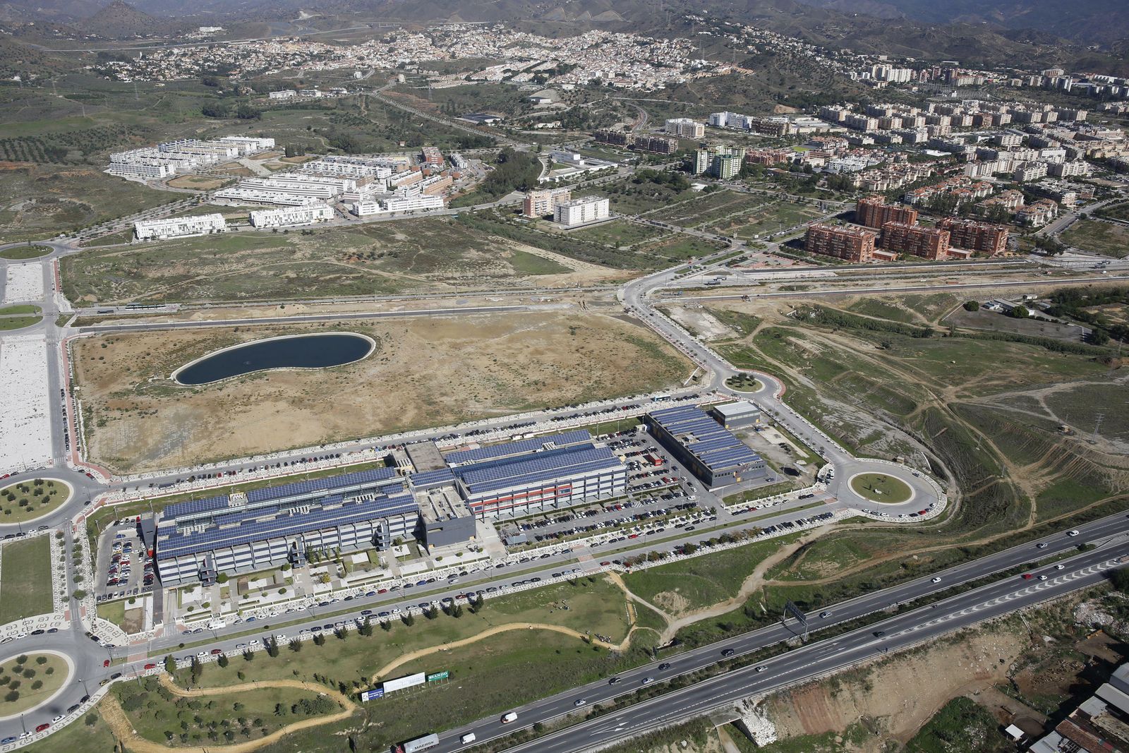 Vista aérea de los terrenos de ampliación del campus de Teatinos.