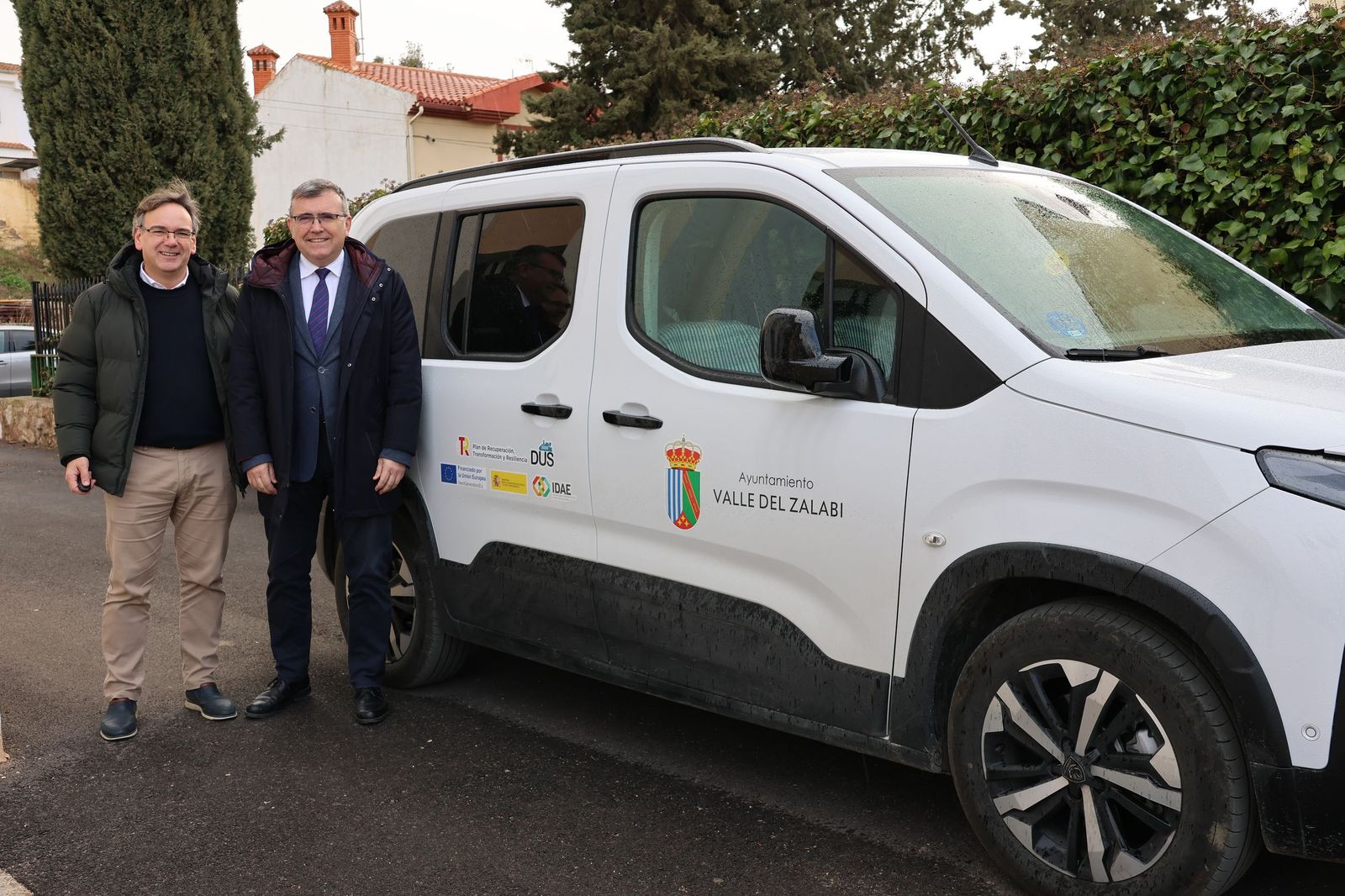 Imagen de la visita del subdelegado del Gobierno en Granada a Valle del Zalabí