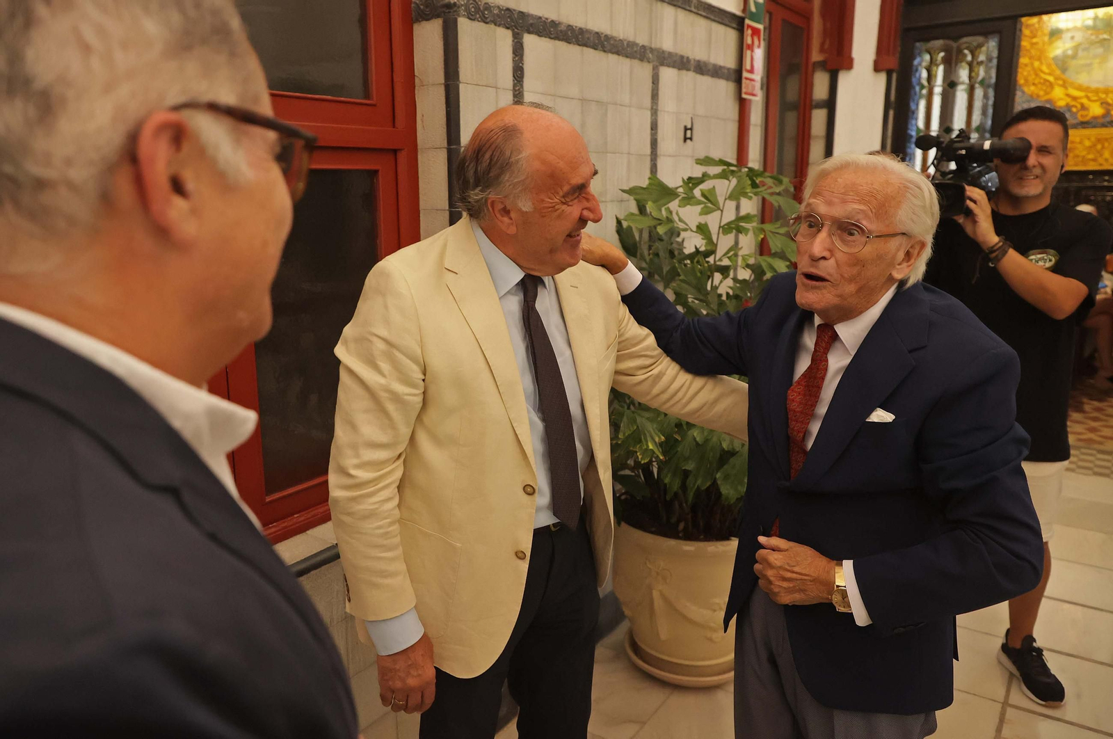 Fotos del acto de reconocimiento a Crescencio Torés en el Ayuntamiento de Algeciras