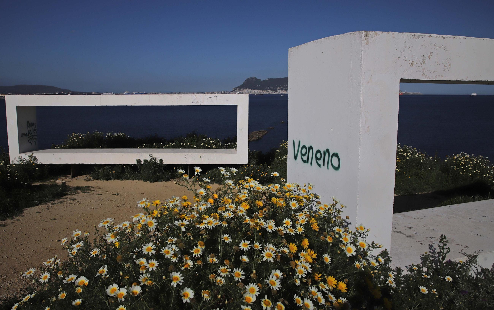 Fotos del estado de abandono del Parque del Centenario de Algeciras