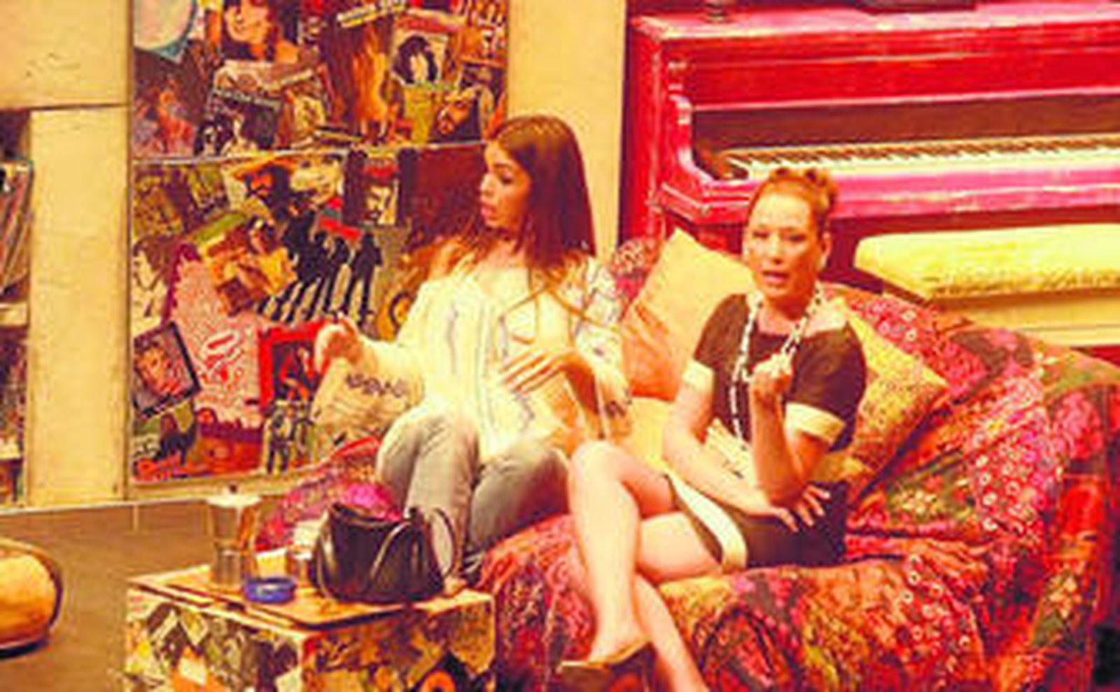 Elena Furiase y Eva Almaya preparan un posible montaje teatral.