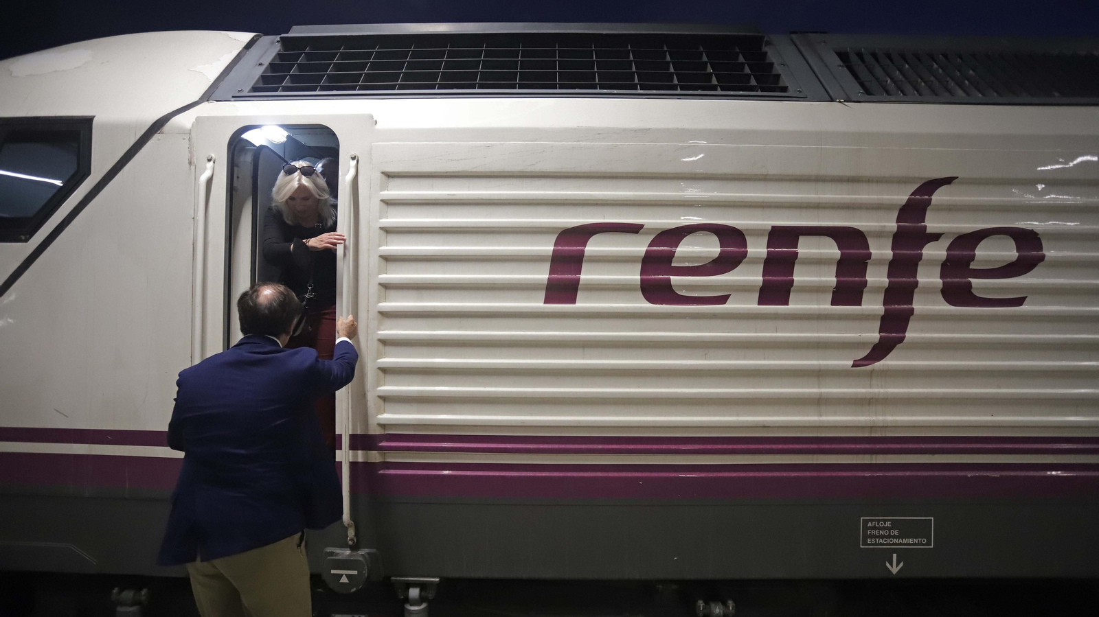 Fotos de la llegada  en tren de Iveta Radicova a Algeciras