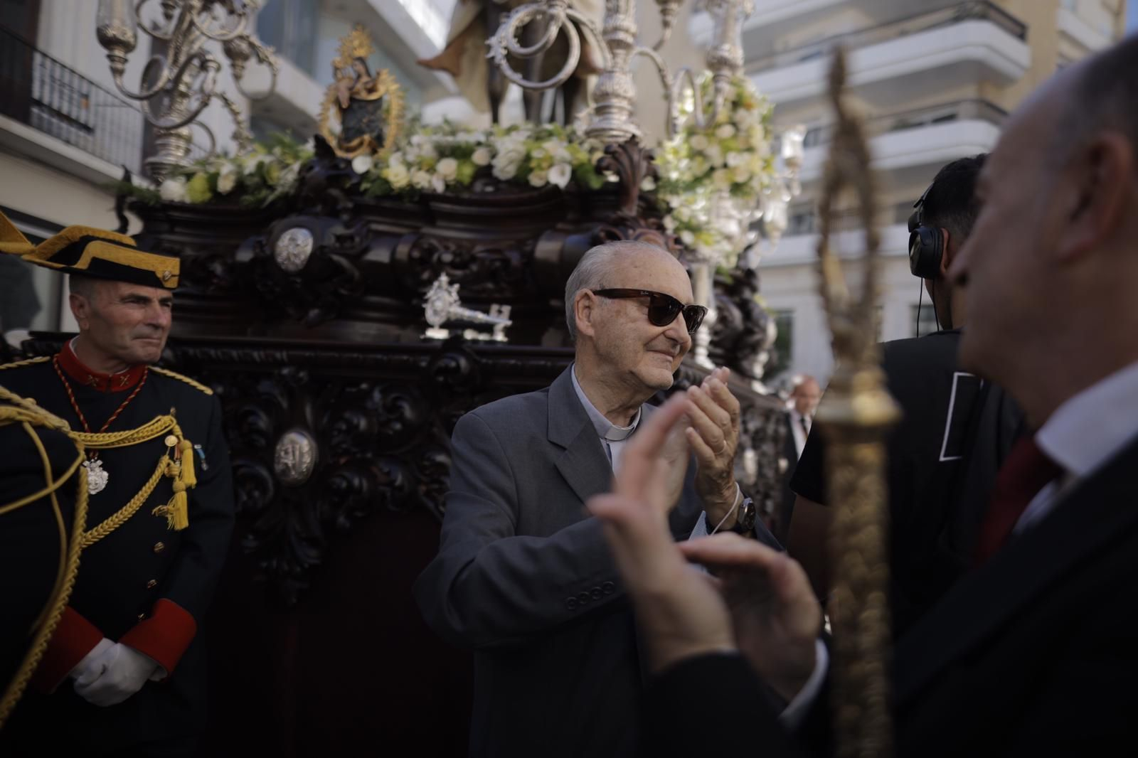 Imágenes de La Borriquita por el centro de Huelva en su salida extraordinaria