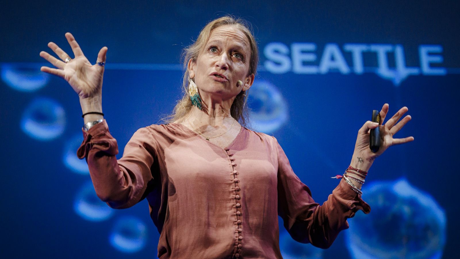 Céline Cousteau, durante su intervención en el Blue Zone Forum-Innovazul 2024, en Cádiz.