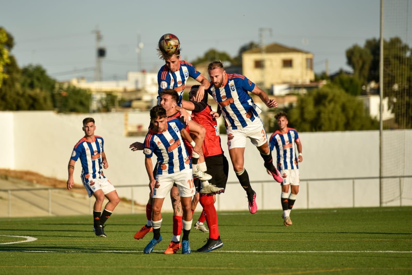 Las imágenes del triunfo del Xerez CD en el Trofeo Andrés Chacón