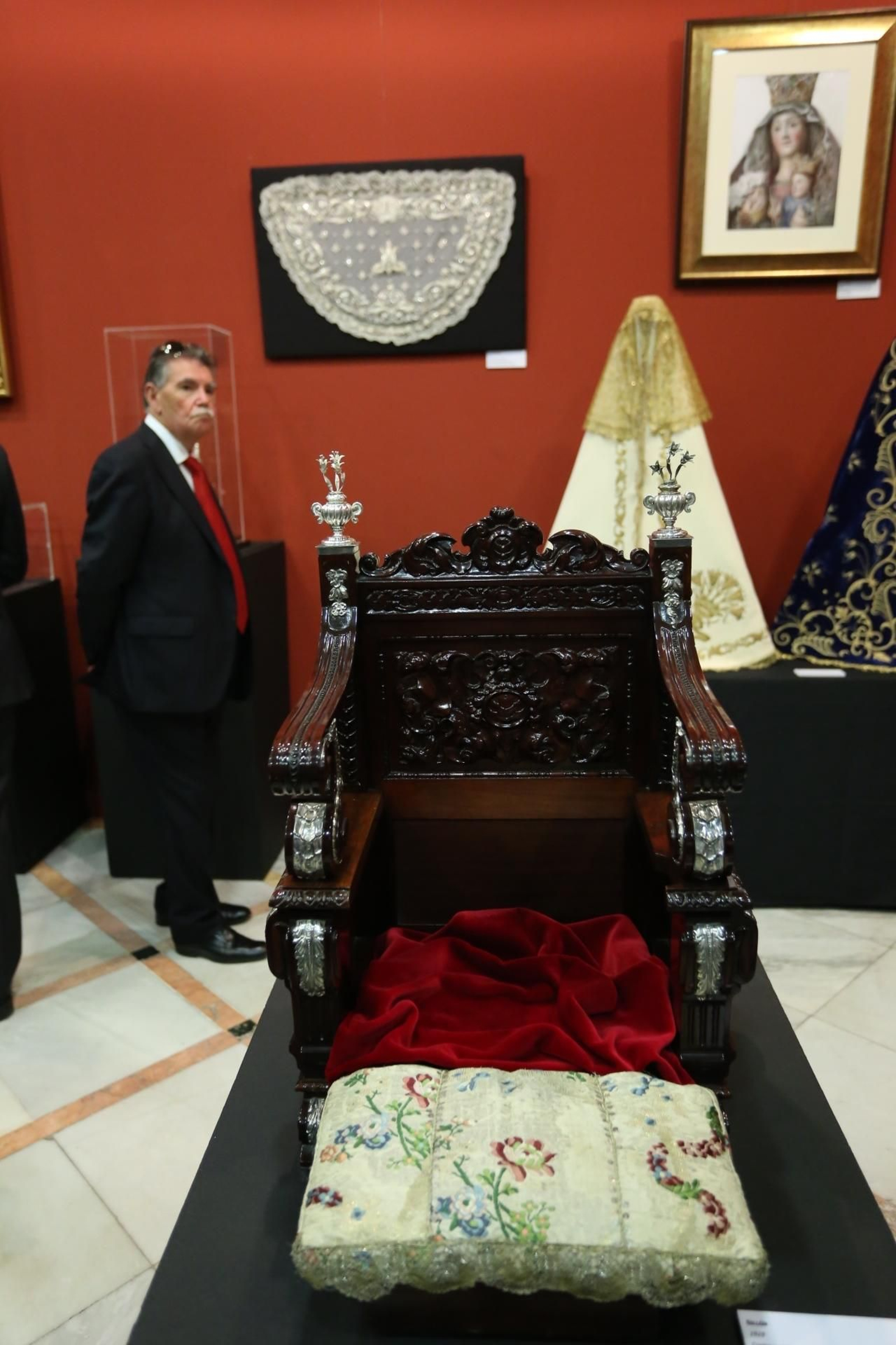 Las imágenes de la exposición de la Hermandad de Valme