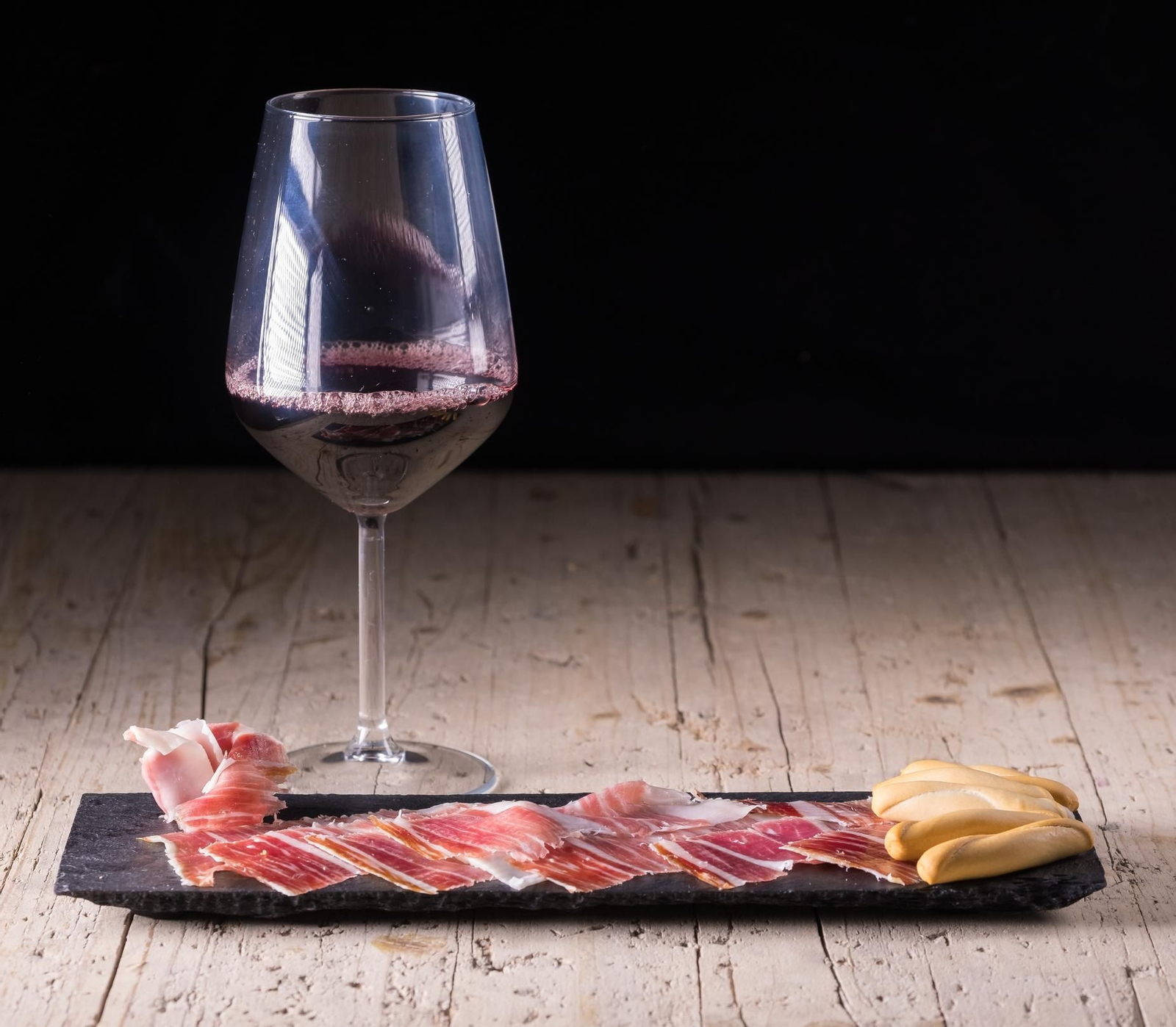 Así es la dieta del vino y jamón recomendada por médicos