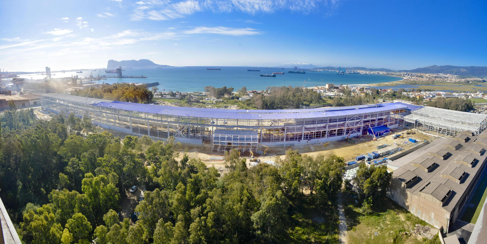 Obras de la nave para la nueva línea de recocido y decapado de la factoría de Acerinox Europa.