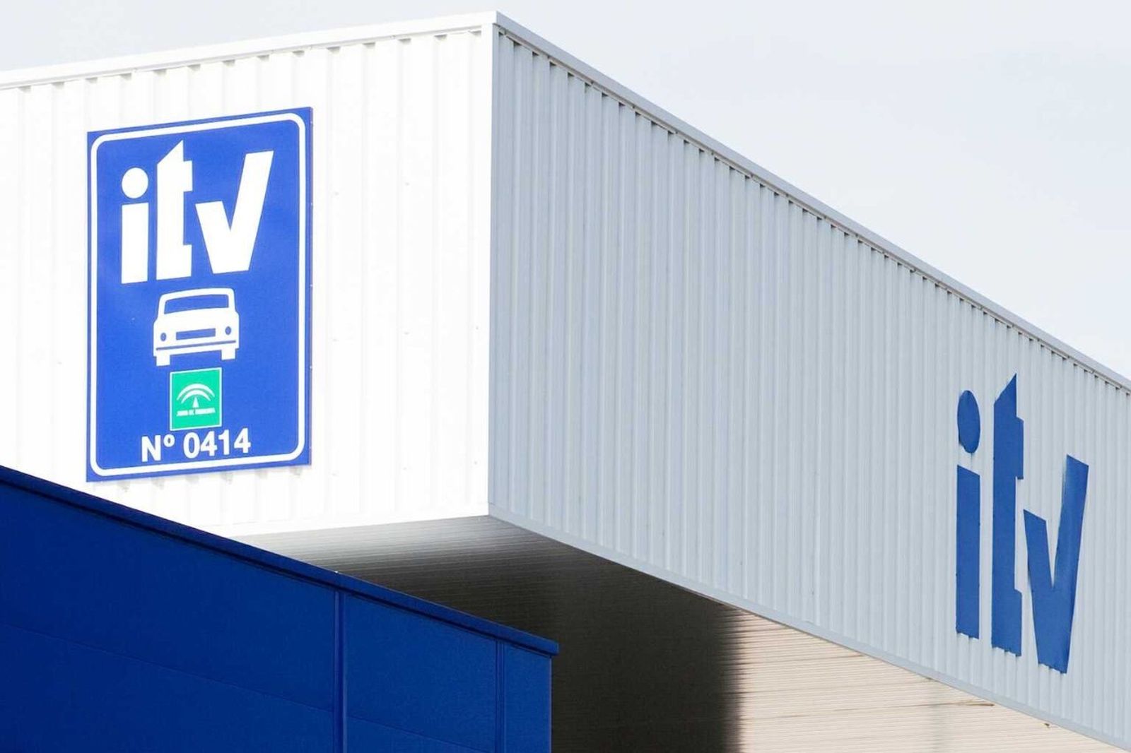 ¿Qué matrículas tienen que pasar este mes la ITV en Granada?