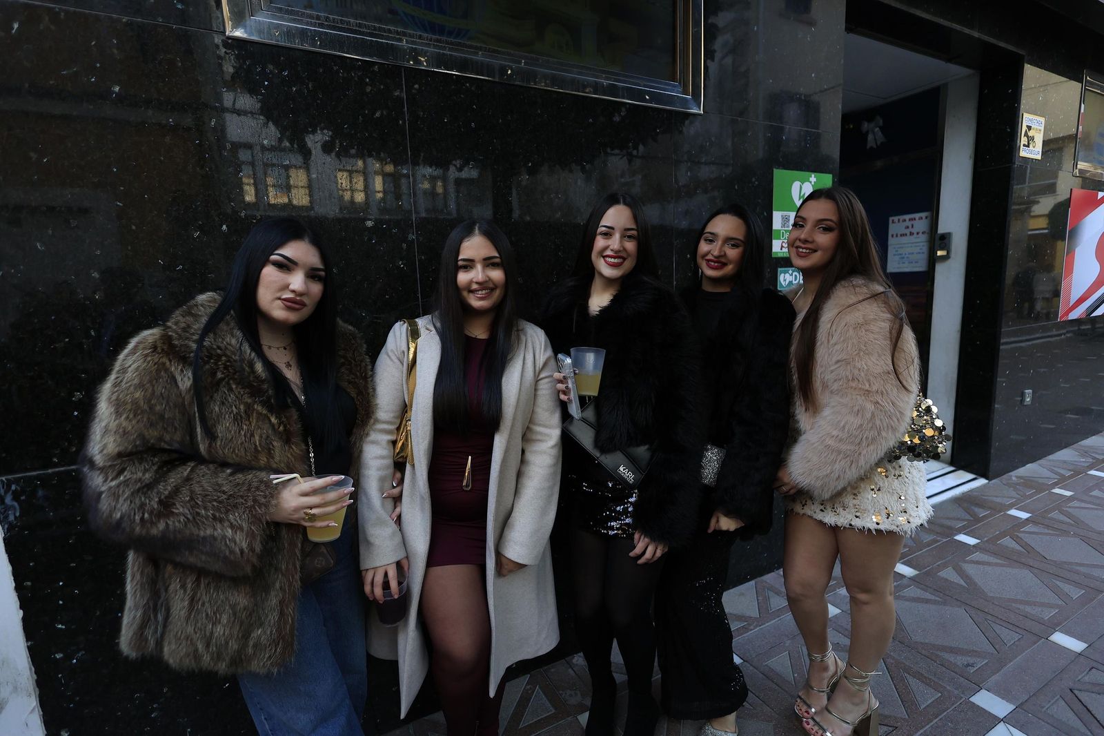 La Línea explota de gente en la tardebuena más animada, en imágenes