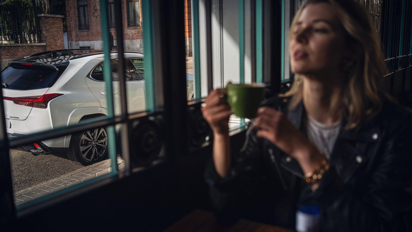 Una aplicación, Lexus Link, permite controlar algunas funciones del coche a distancia.