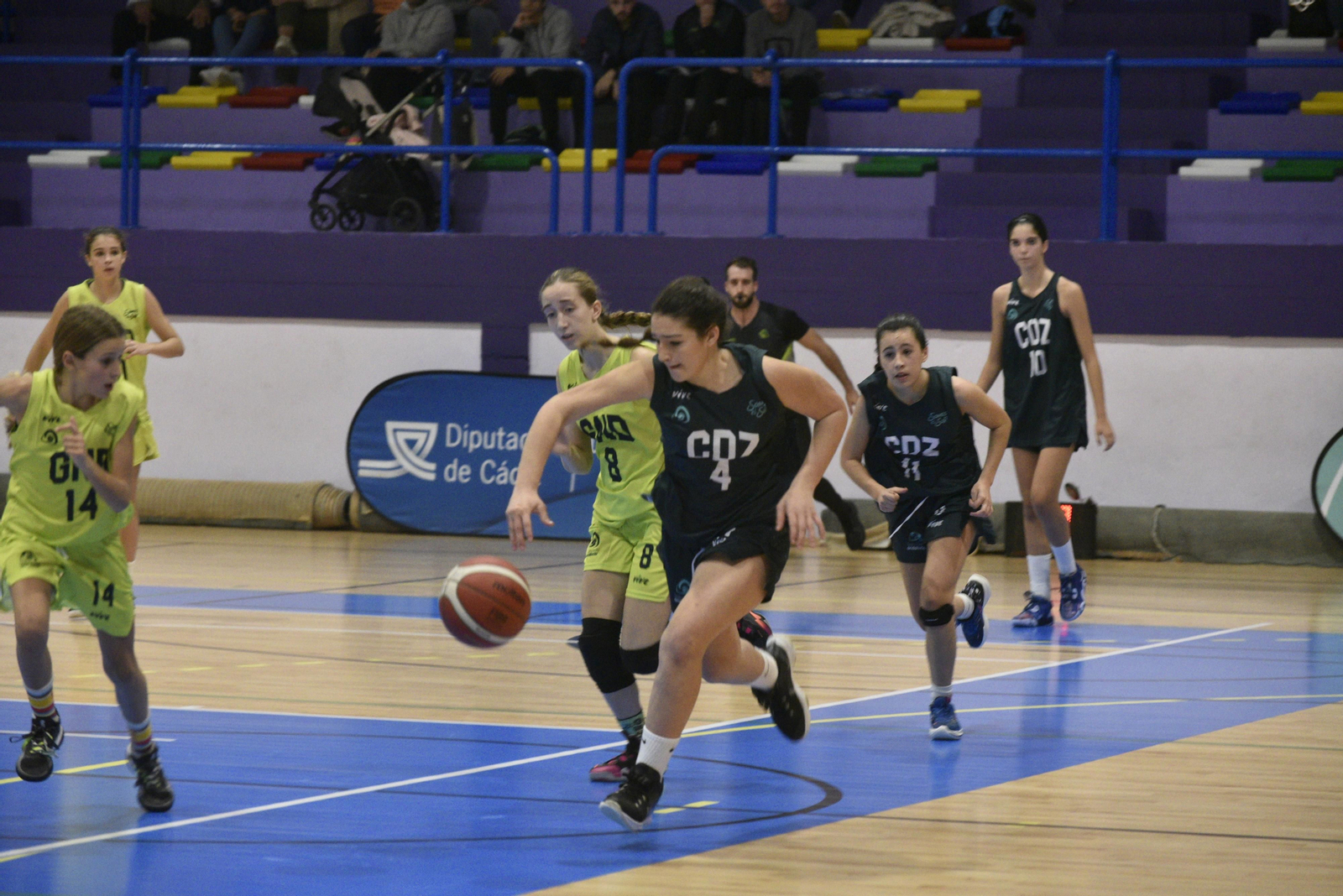 La primera jornada del Andaluz infantil femenino de baloncesto en La Línea