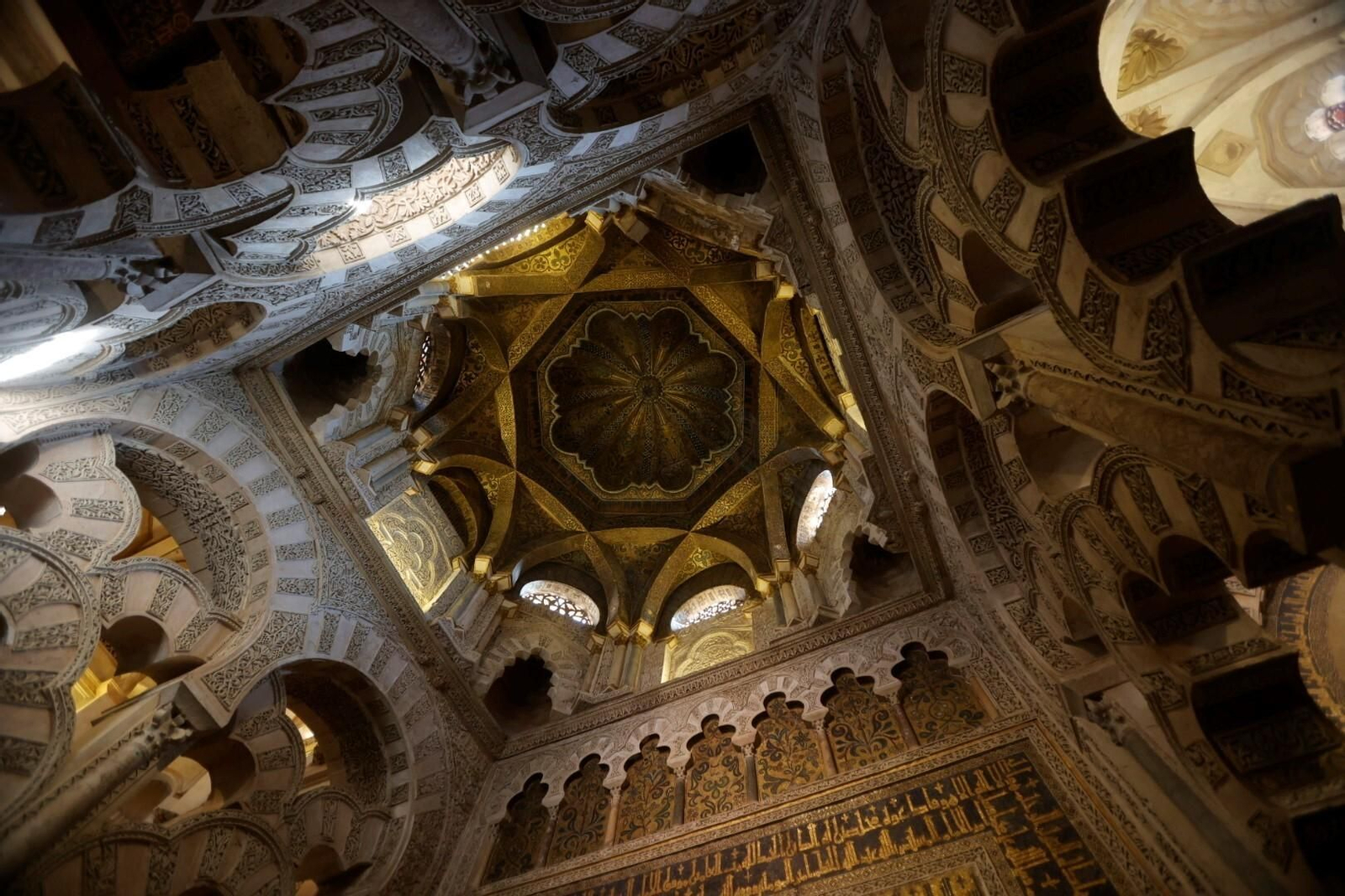 Las fotografías del inicio de las obras de restauración de la Maqsura de la Mezquita-Catedral de Córdoba