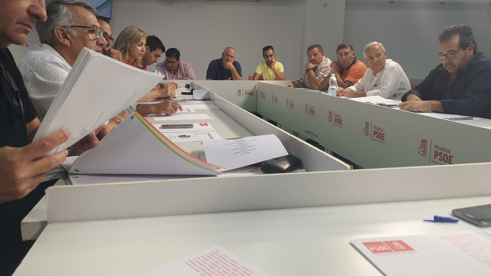 Reunión de dirigentes del PSOE con agricultores de Almonte y Rociana del Condado.