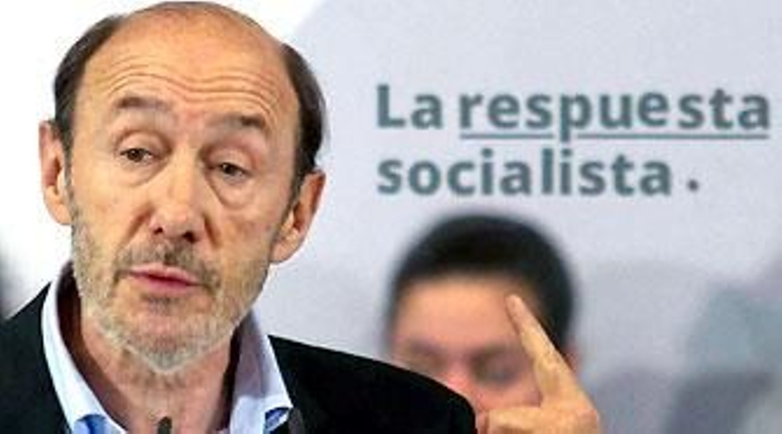 Rubalcaba acusa a Rajoy de esconder los presupuestos por intereses electorales